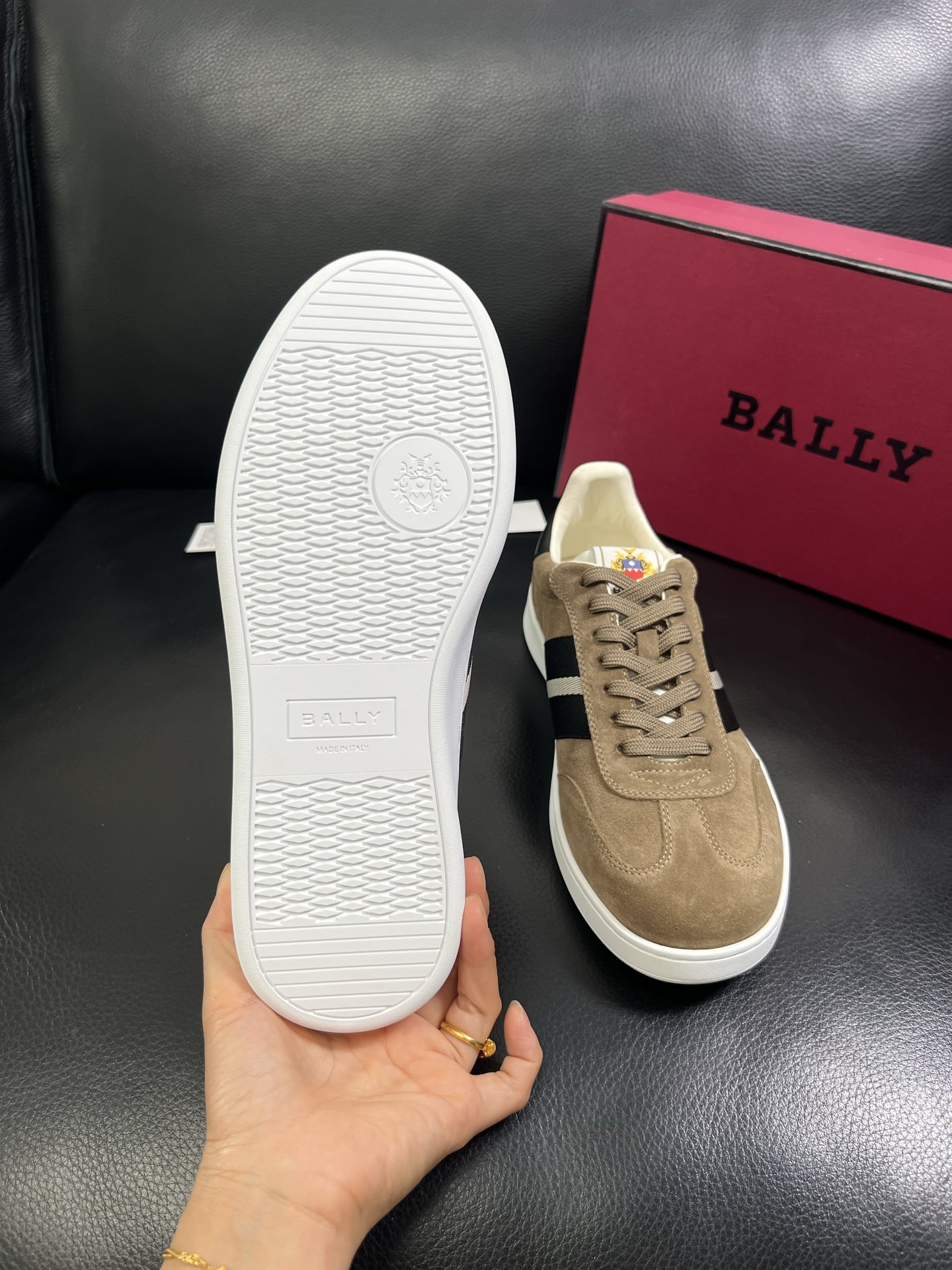  BALLY🔍顶级代购🇮🇹 巴利 经典配色专柜同步，鞋面意大利进口牛皮面料，进口水染牛皮里垫 ，鞋底：原