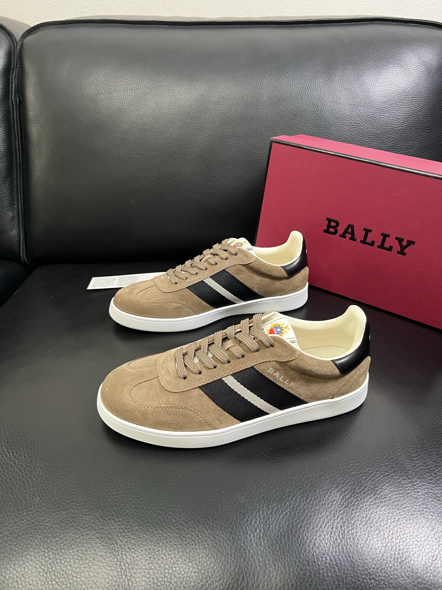  BALLY🔍顶级代购🇮🇹 巴利 经典配色专柜同步，鞋面意大利进口牛皮面料，进口水染牛皮里垫 ，鞋底：原