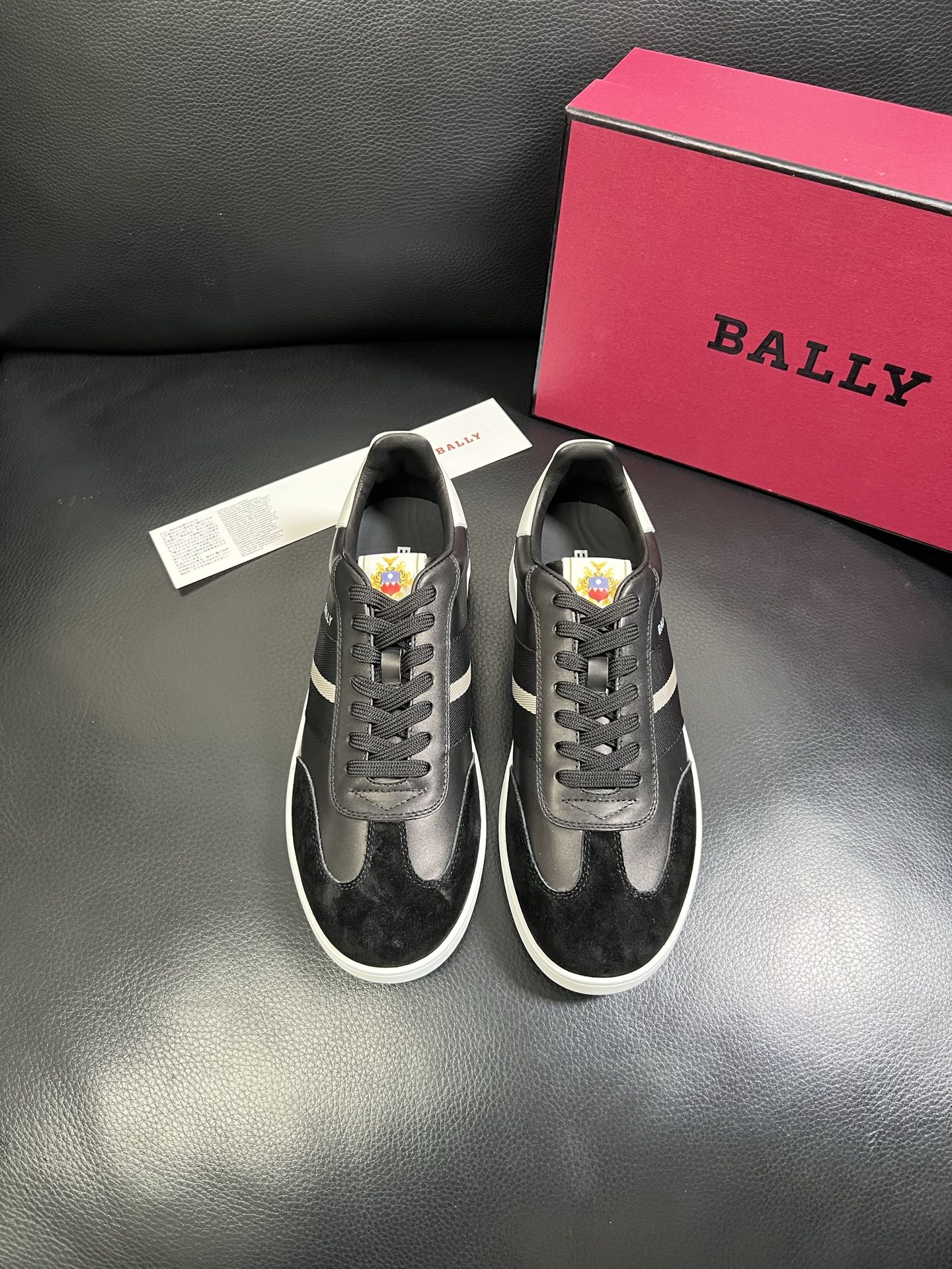  BALLY🔍顶级代购🇮🇹 巴利 经典配色专柜同步，鞋面意大利进口牛皮面料，进口水染牛皮里垫 ，鞋底：原