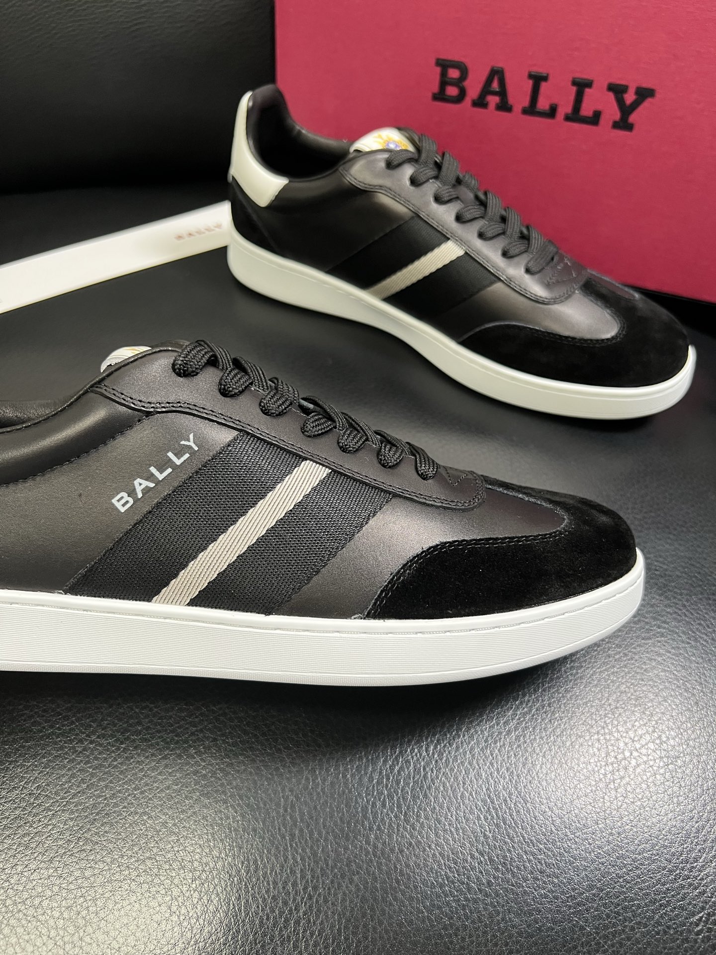  BALLY🔍顶级代购🇮🇹 巴利 经典配色专柜同步，鞋面意大利进口牛皮面料，进口水染牛皮里垫 ，鞋底：原