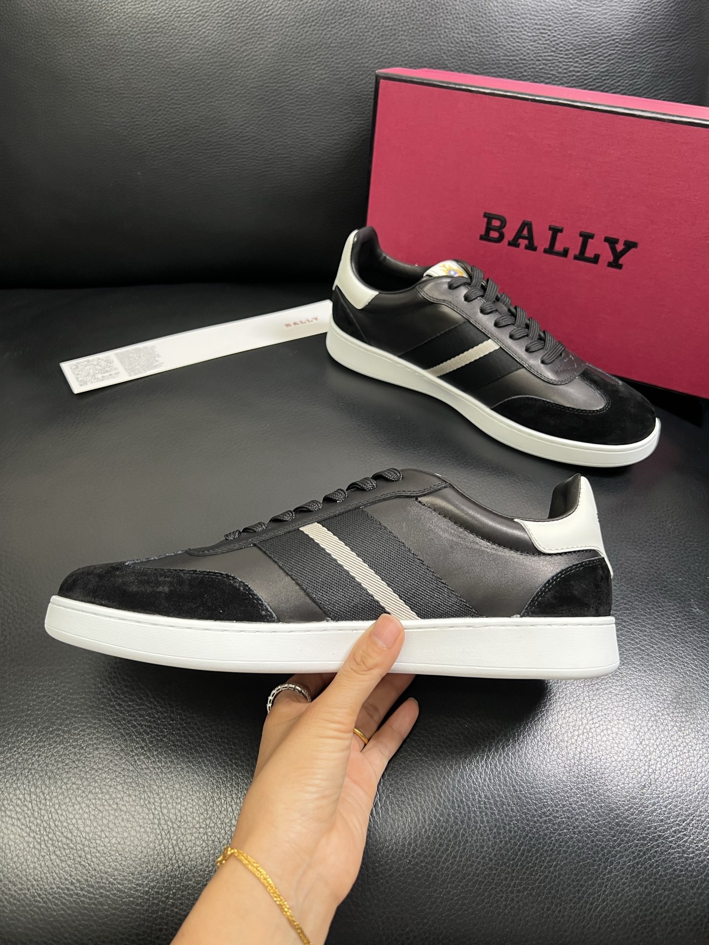  BALLY🔍顶级代购🇮🇹 巴利 经典配色专柜同步，鞋面意大利进口牛皮面料，进口水染牛皮里垫 ，鞋底：原