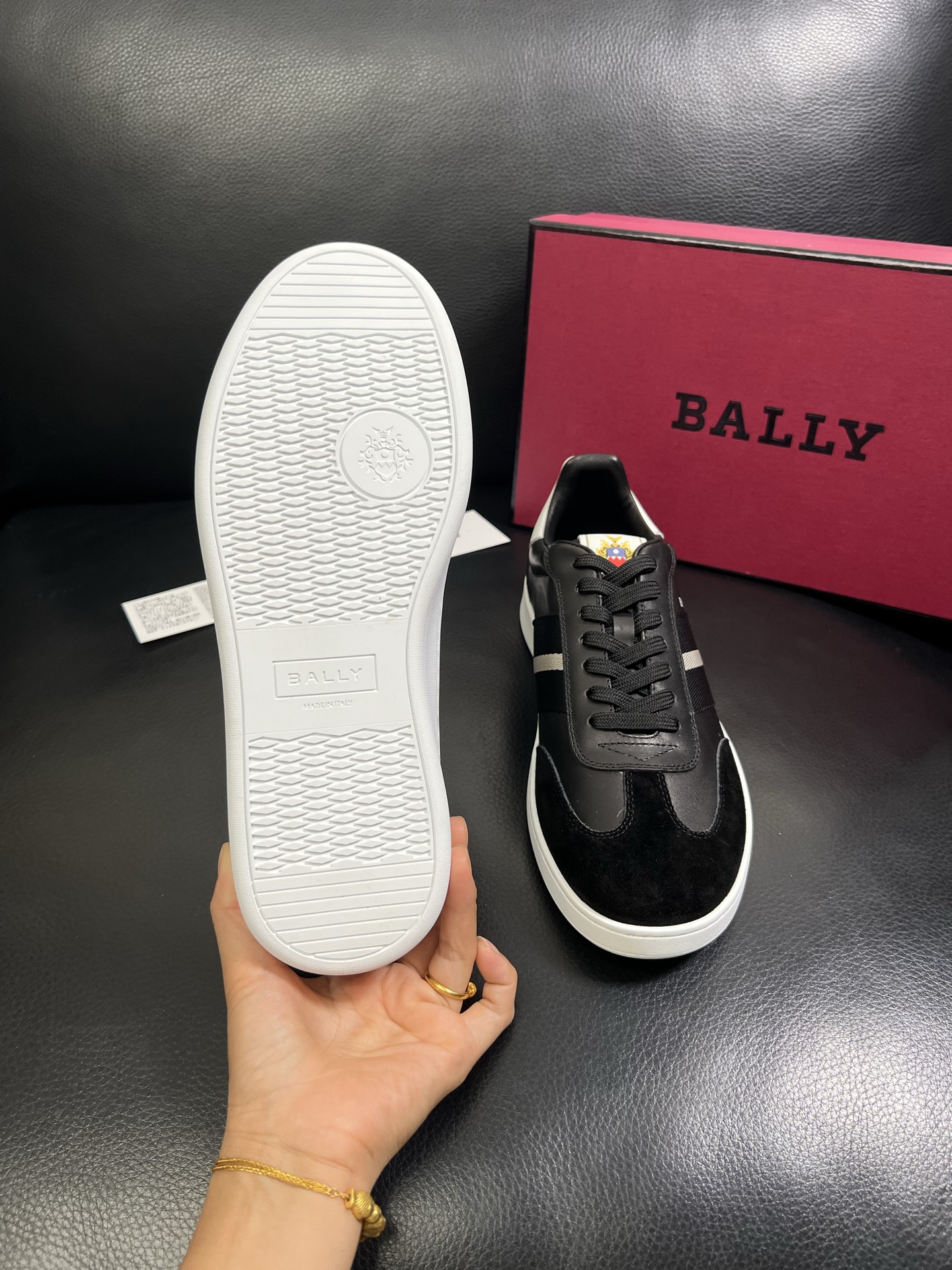  BALLY🔍顶级代购🇮🇹 巴利 经典配色专柜同步，鞋面意大利进口牛皮面料，进口水染牛皮里垫 ，鞋底：原