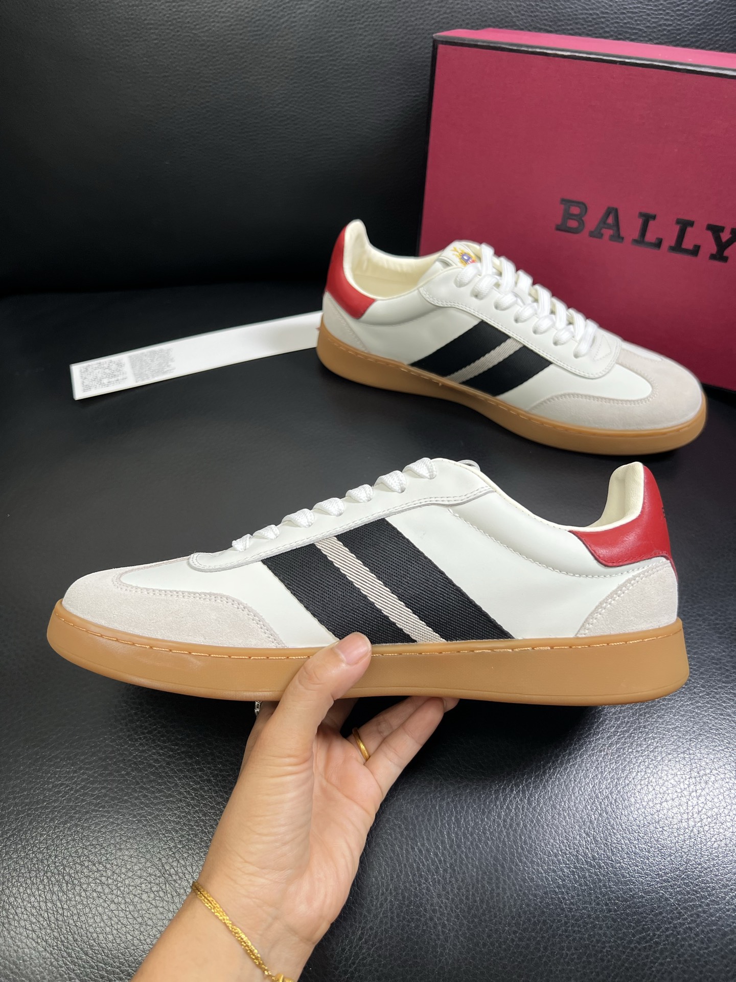  BALLY🔍顶级代购🇮🇹 巴利 经典配色专柜同步，鞋面意大利进口牛皮面料，进口水染牛皮里垫 ，鞋底：原