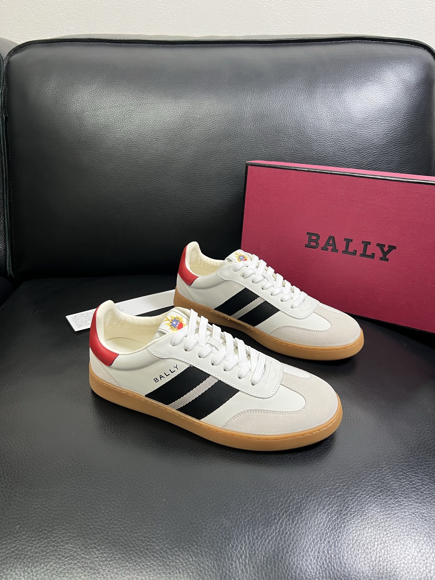 BALLY🔍顶级代购🇮🇹 巴利 经典配色专柜同步，鞋面意大利进口牛皮面料，进口水染牛皮里垫 ，鞋底：原