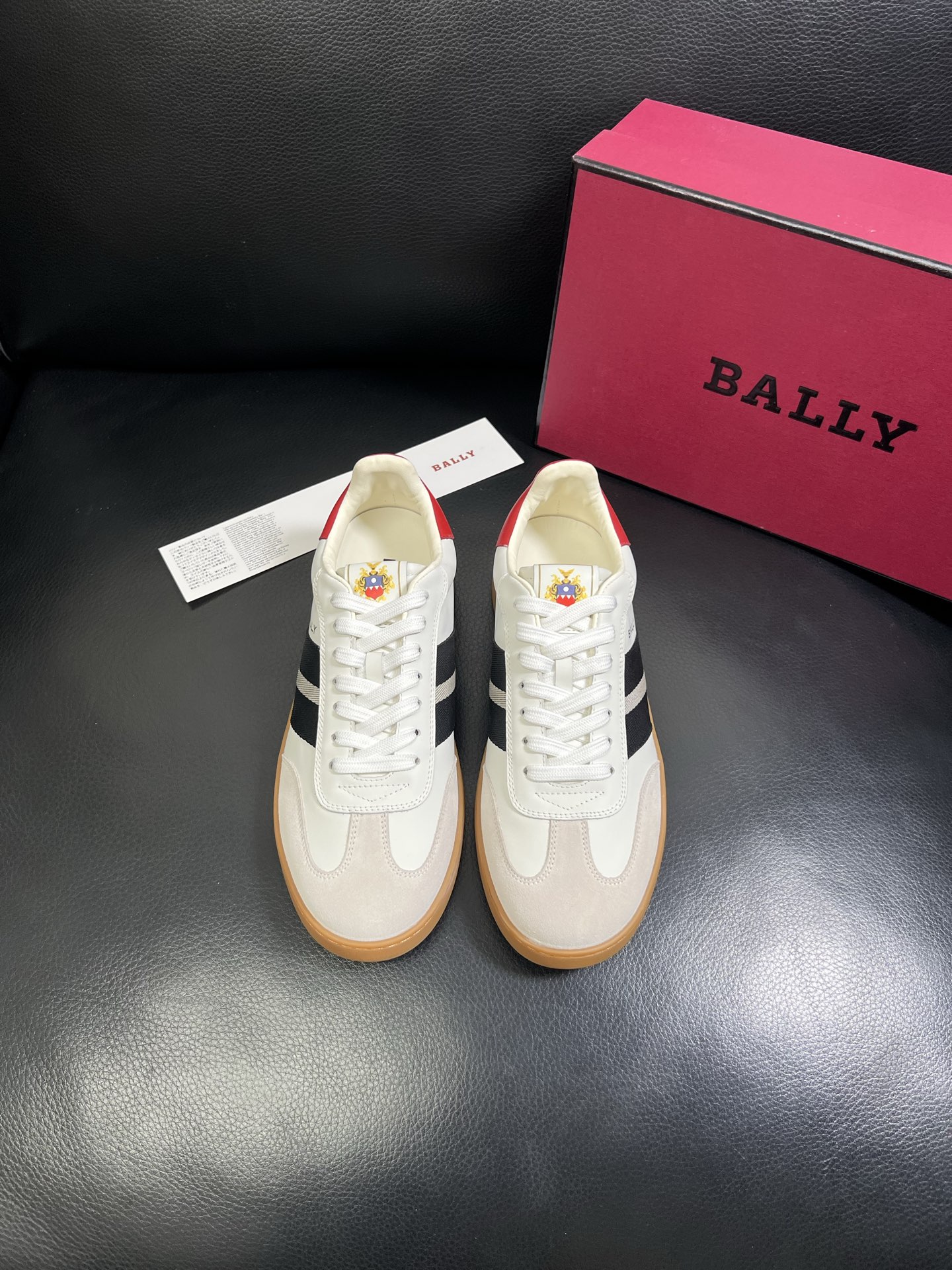  BALLY🔍顶级代购🇮🇹 巴利 经典配色专柜同步，鞋面意大利进口牛皮面料，进口水染牛皮里垫 ，鞋底：原
