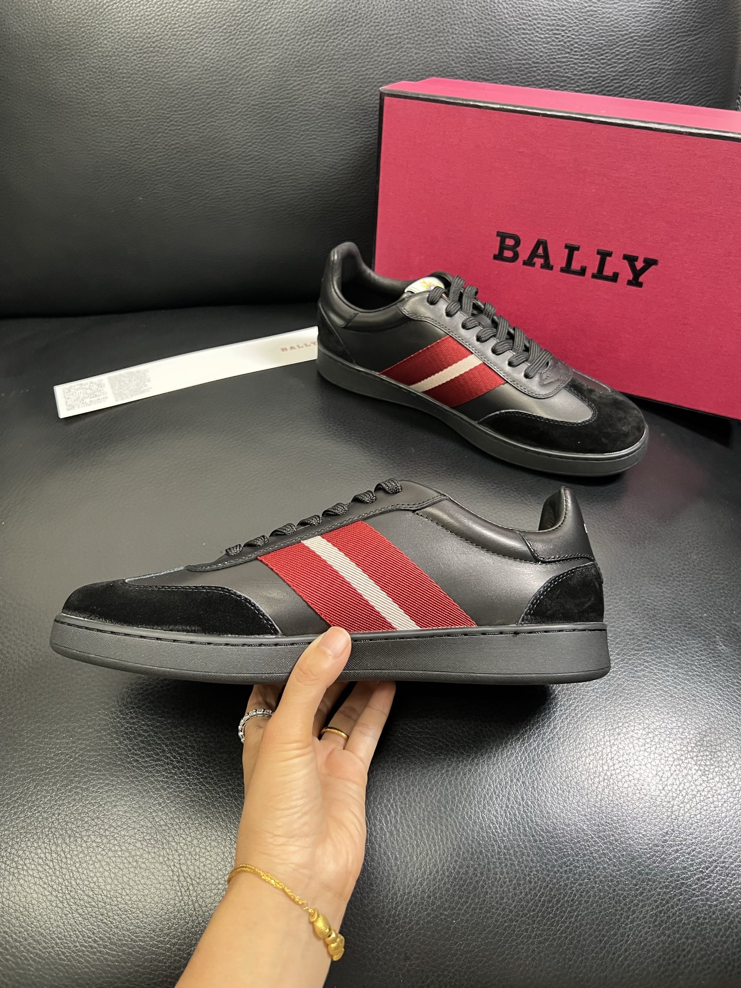  BALLY🔍顶级代购🇮🇹 巴利 经典配色专柜同步，鞋面意大利进口牛皮面料，进口水染牛皮里垫 ，鞋底：原