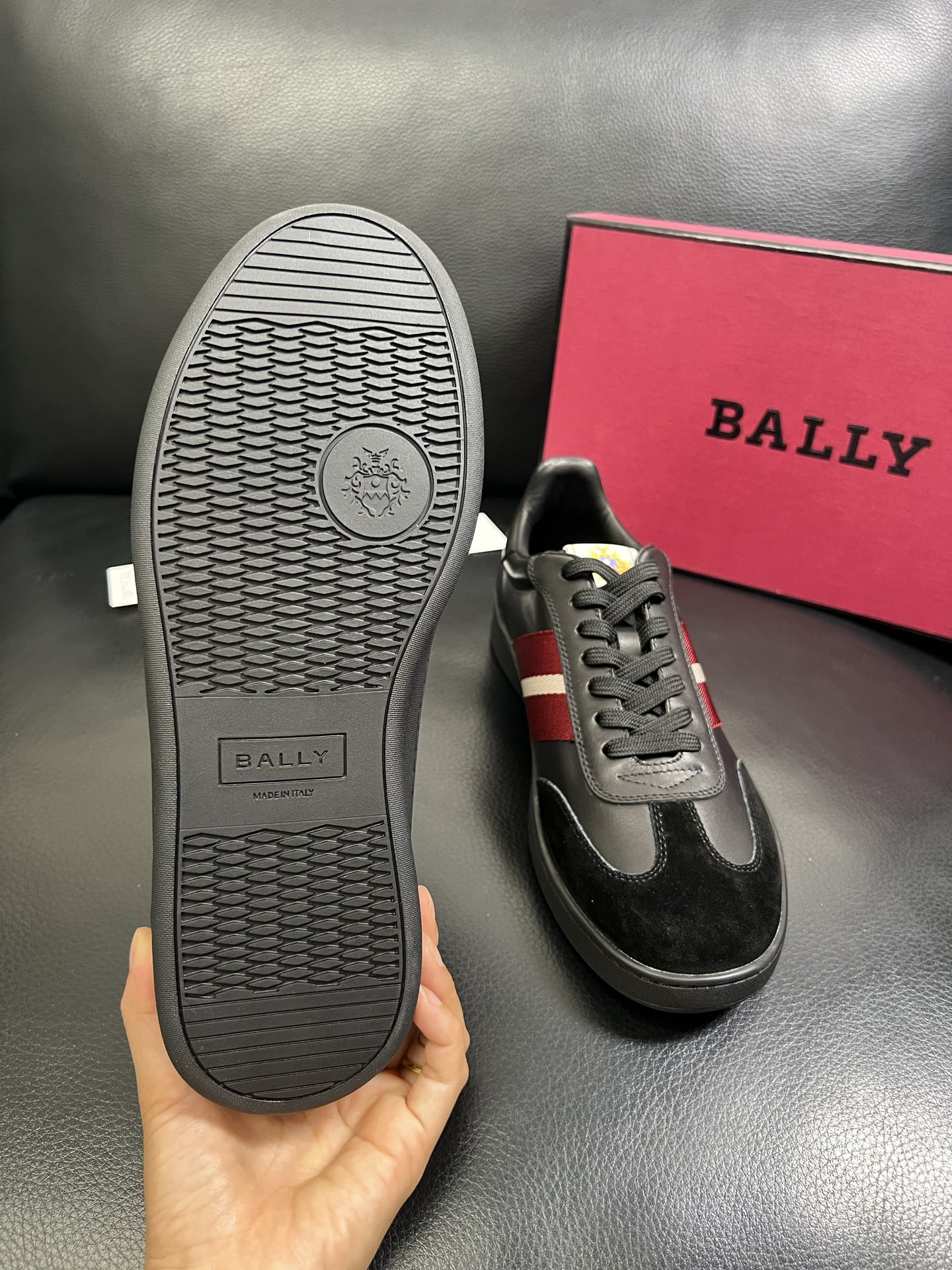  BALLY🔍顶级代购🇮🇹 巴利 经典配色专柜同步，鞋面意大利进口牛皮面料，进口水染牛皮里垫 ，鞋底：原