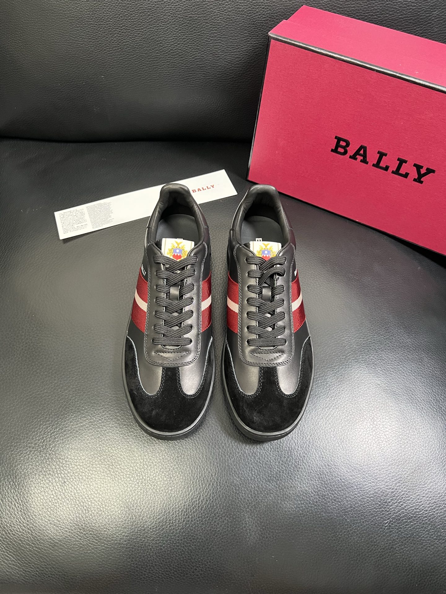  BALLY🔍顶级代购🇮🇹 巴利 经典配色专柜同步，鞋面意大利进口牛皮面料，进口水染牛皮里垫 ，鞋底：原