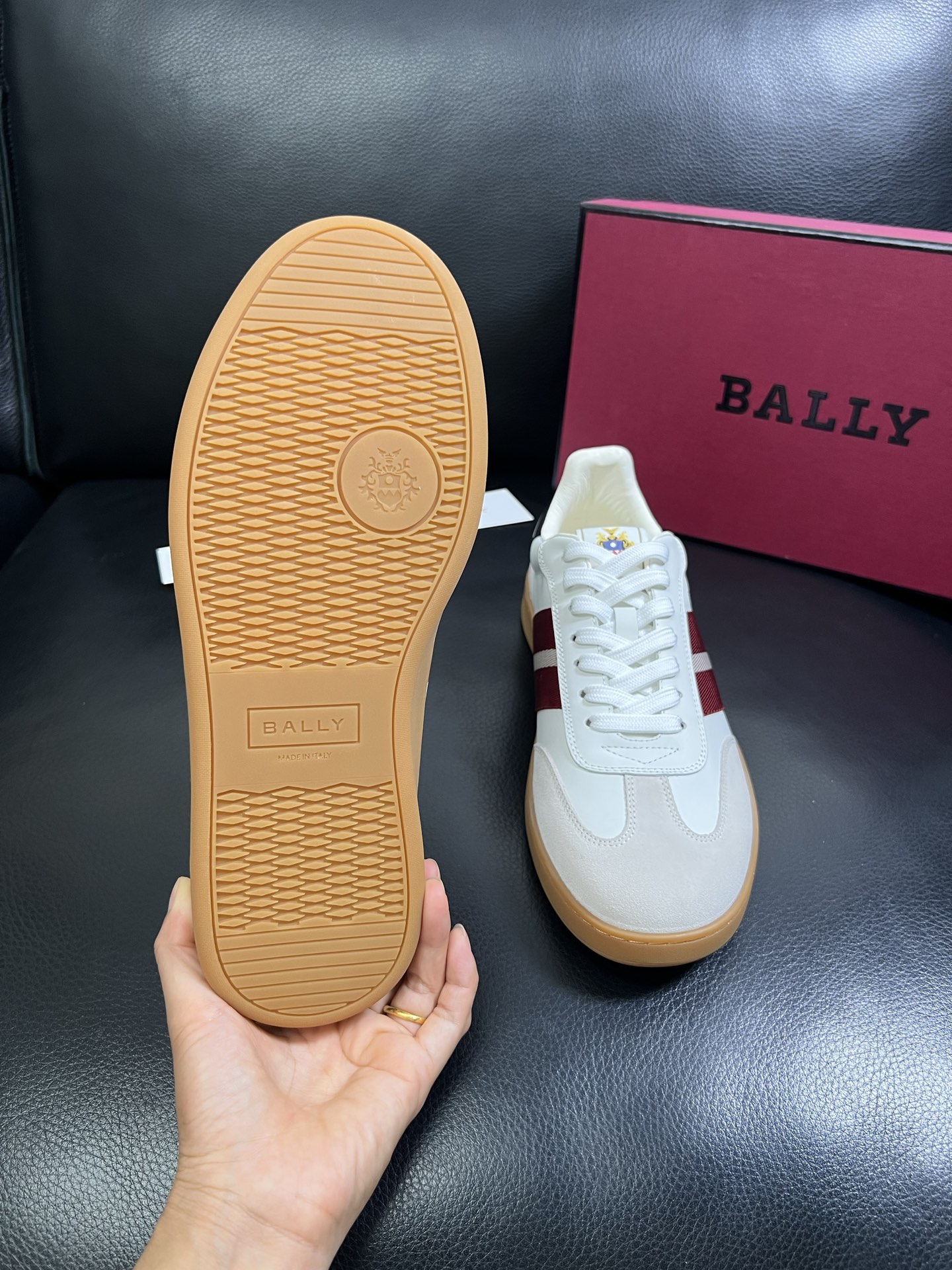  BALLY🔍顶级代购🇮🇹 巴利 经典配色专柜同步，鞋面意大利进口牛皮面料，进口水染牛皮里垫 ，鞋底：原