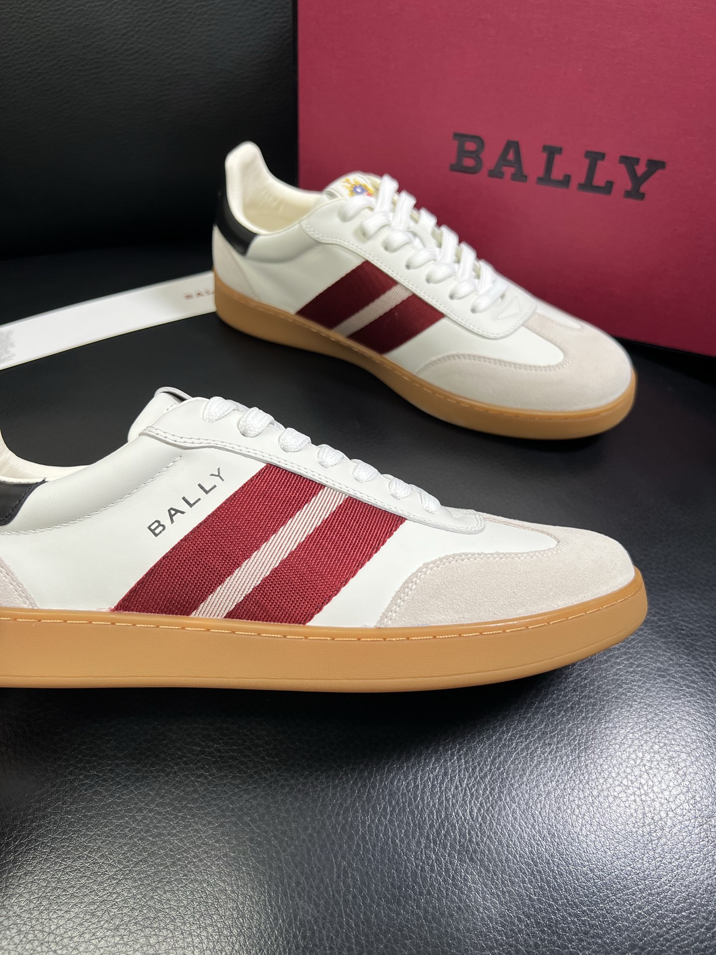  BALLY🔍顶级代购🇮🇹 巴利 经典配色专柜同步，鞋面意大利进口牛皮面料，进口水染牛皮里垫 ，鞋底：原