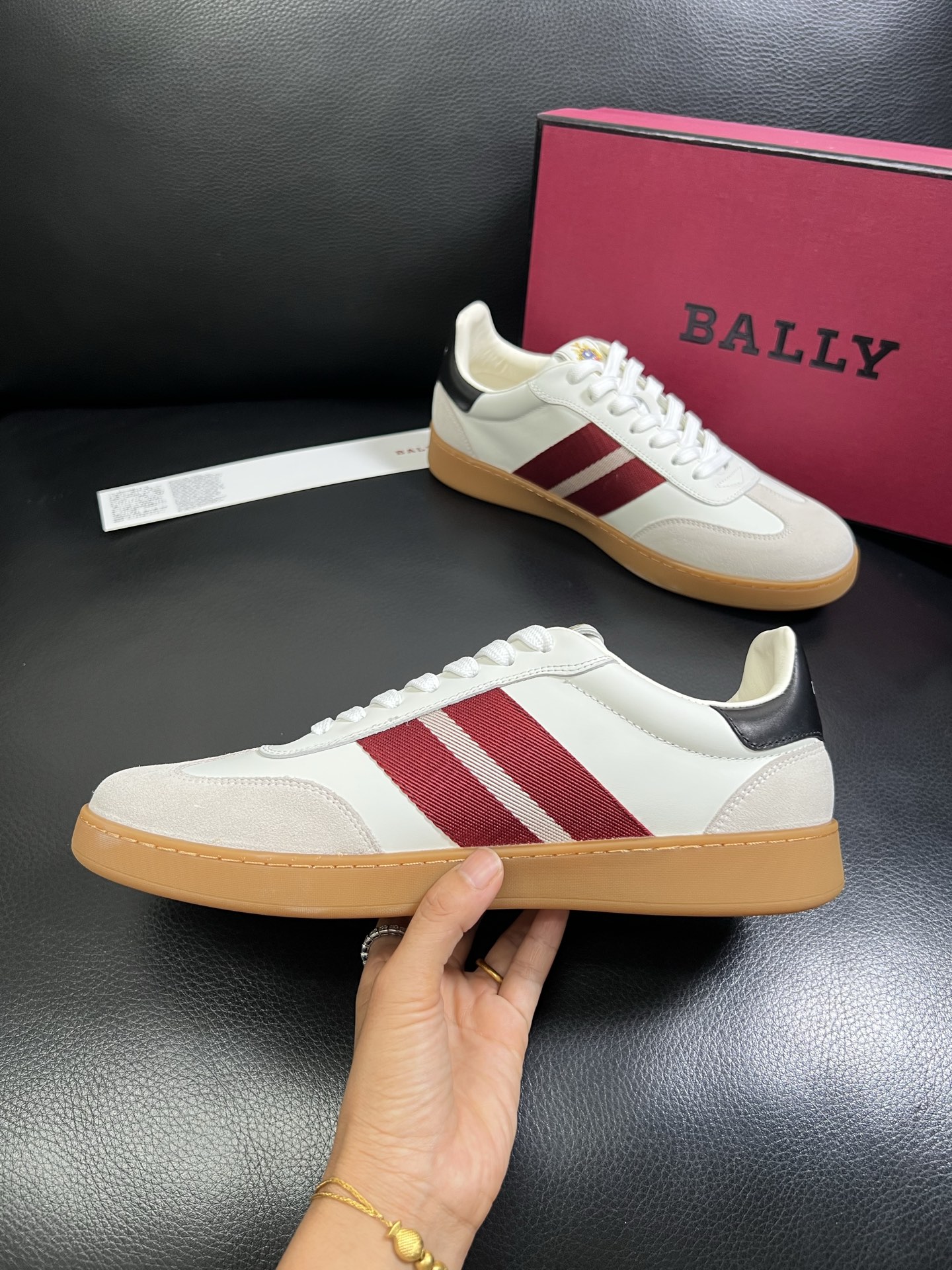 BALLY🔍顶级代购🇮🇹 巴利 经典配色专柜同步，鞋面意大利进口牛皮面料，进口水染牛皮里垫 ，鞋底：原