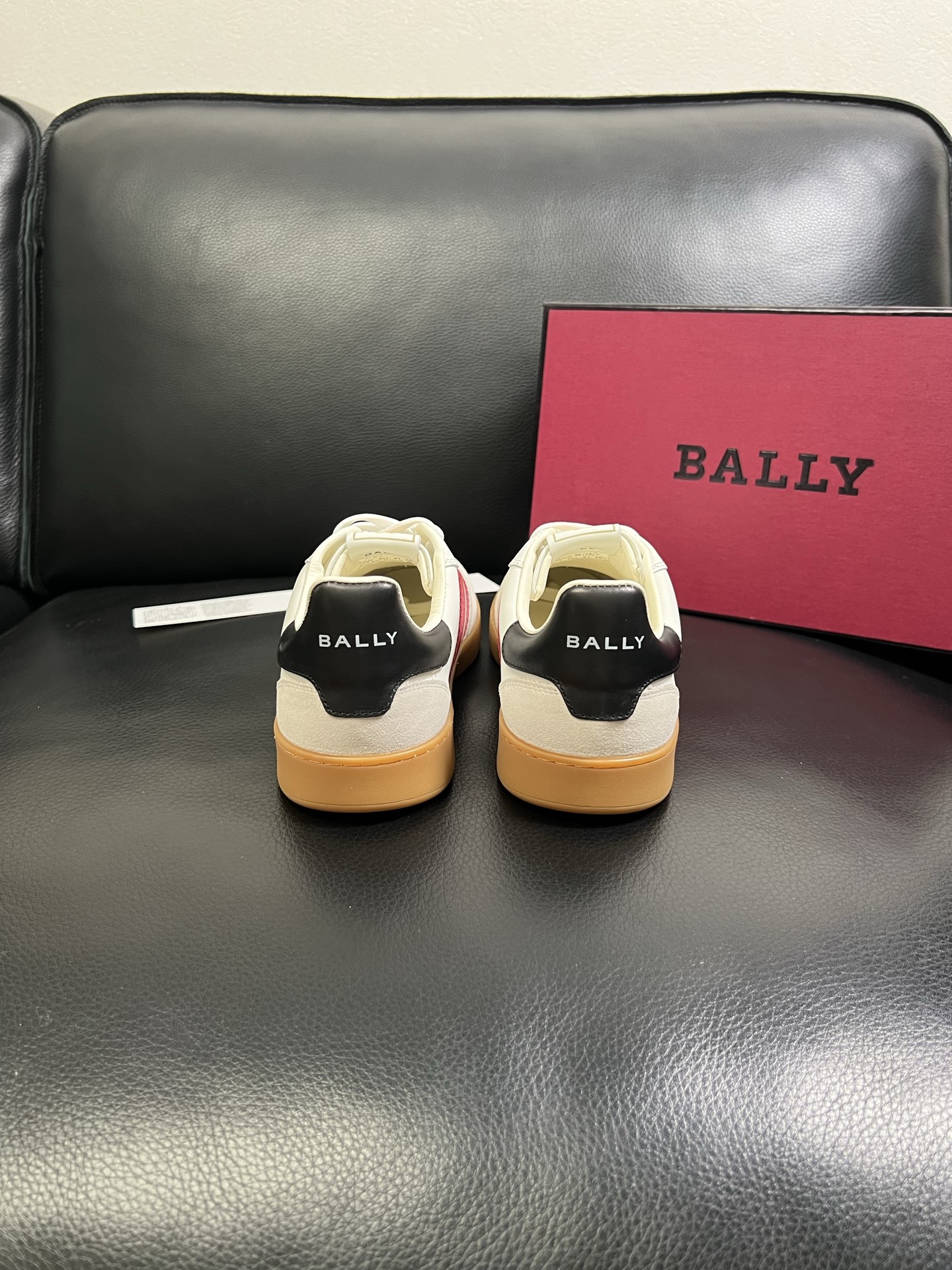 BALLY🔍顶级代购🇮🇹 巴利 经典配色专柜同步，鞋面意大利进口牛皮面料，进口水染牛皮里垫 ，鞋底：原