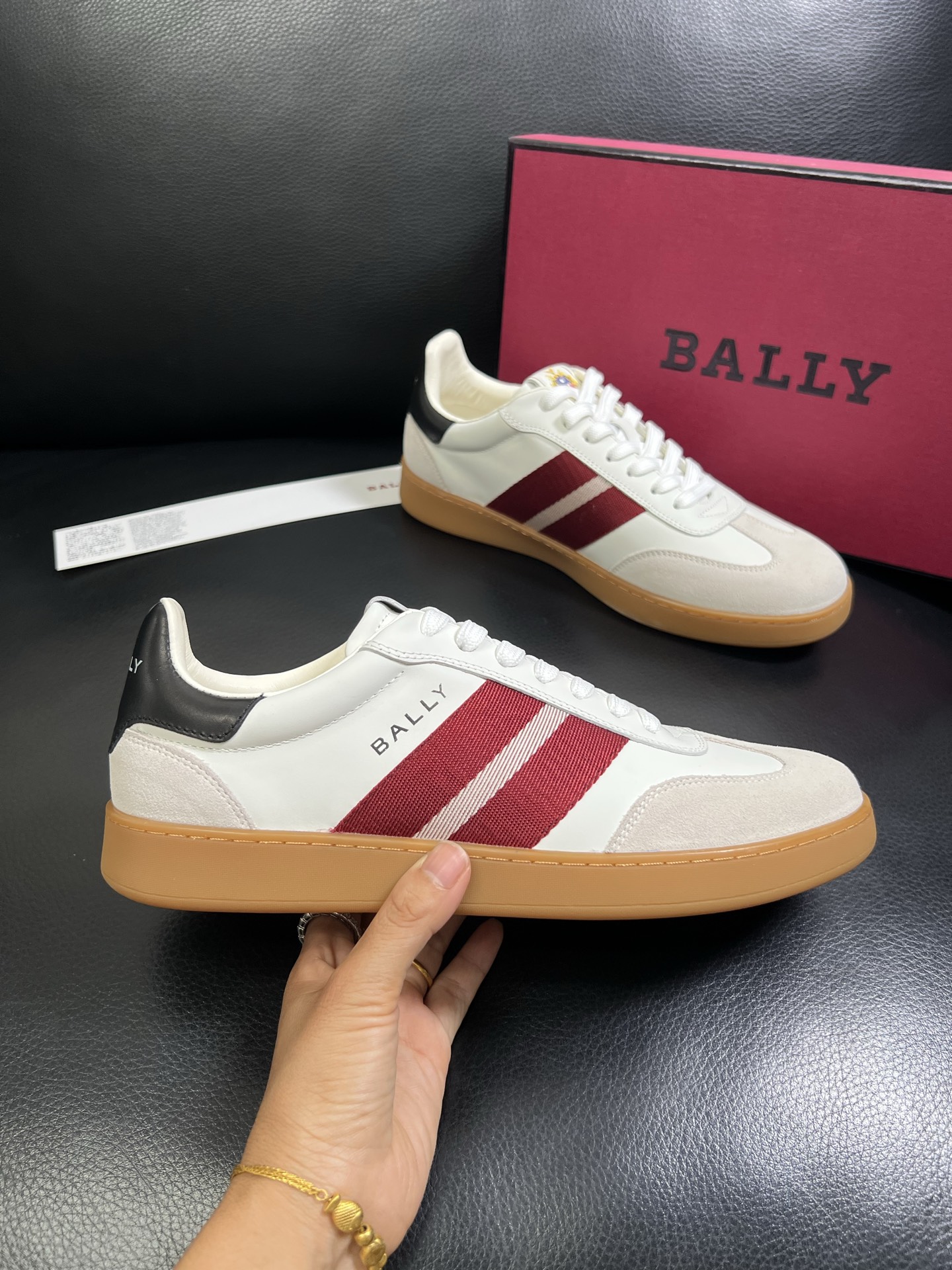  BALLY🔍顶级代购🇮🇹 巴利 经典配色专柜同步，鞋面意大利进口牛皮面料，进口水染牛皮里垫 ，鞋底：原