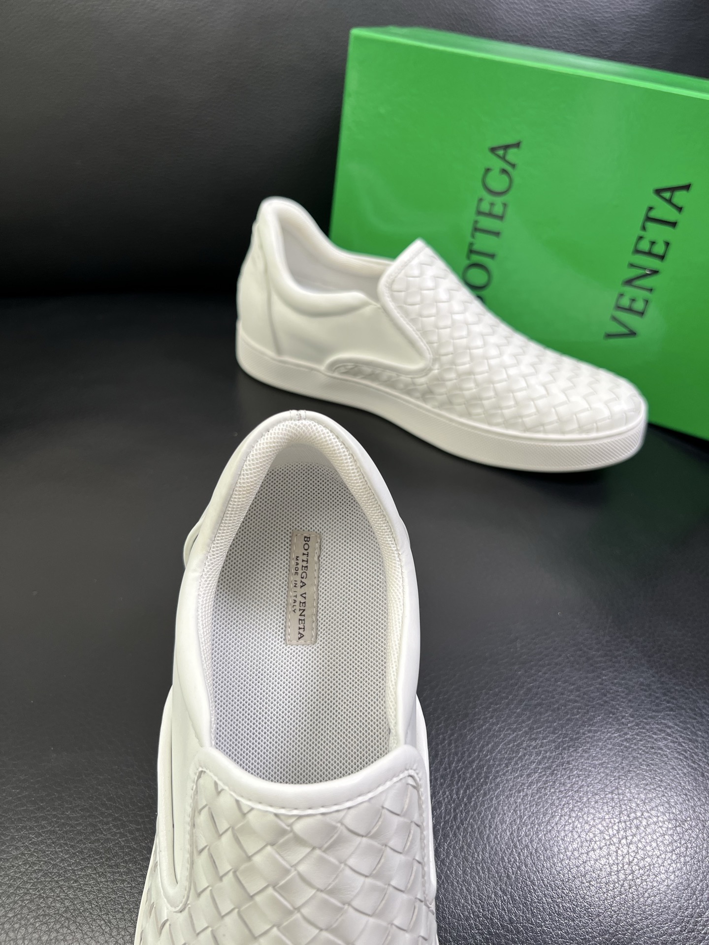  BOTTEGA  VENETA 🔍顶级代购🇮🇹 葆蝶家 专柜同步，鞋面意大利进口编织牛皮面料，透气牛皮