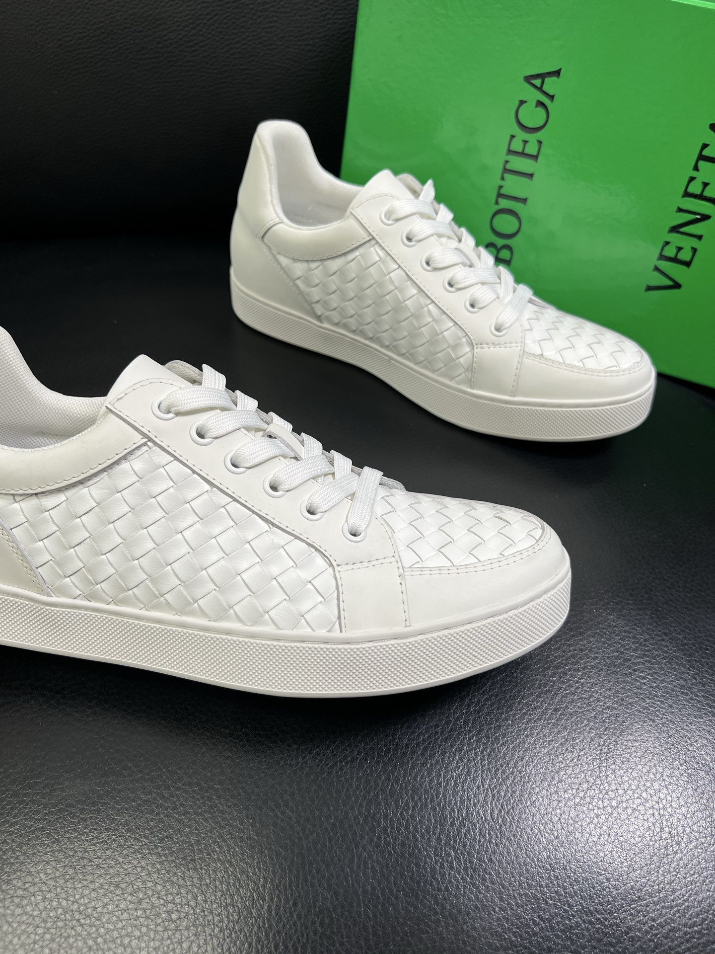  BOTTEGA  VENETA 🔍顶级代购🇮🇹 葆蝶家 专柜同步，鞋面意大利进口编织牛皮面料，透气牛皮