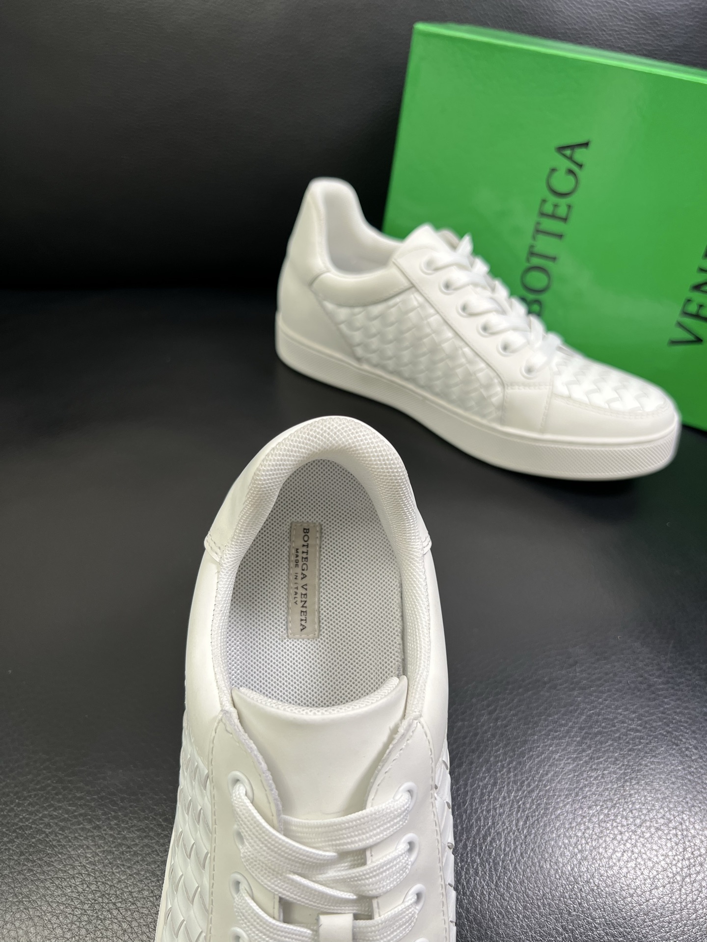  BOTTEGA  VENETA 🔍顶级代购🇮🇹 葆蝶家 专柜同步，鞋面意大利进口编织牛皮面料，透气牛皮