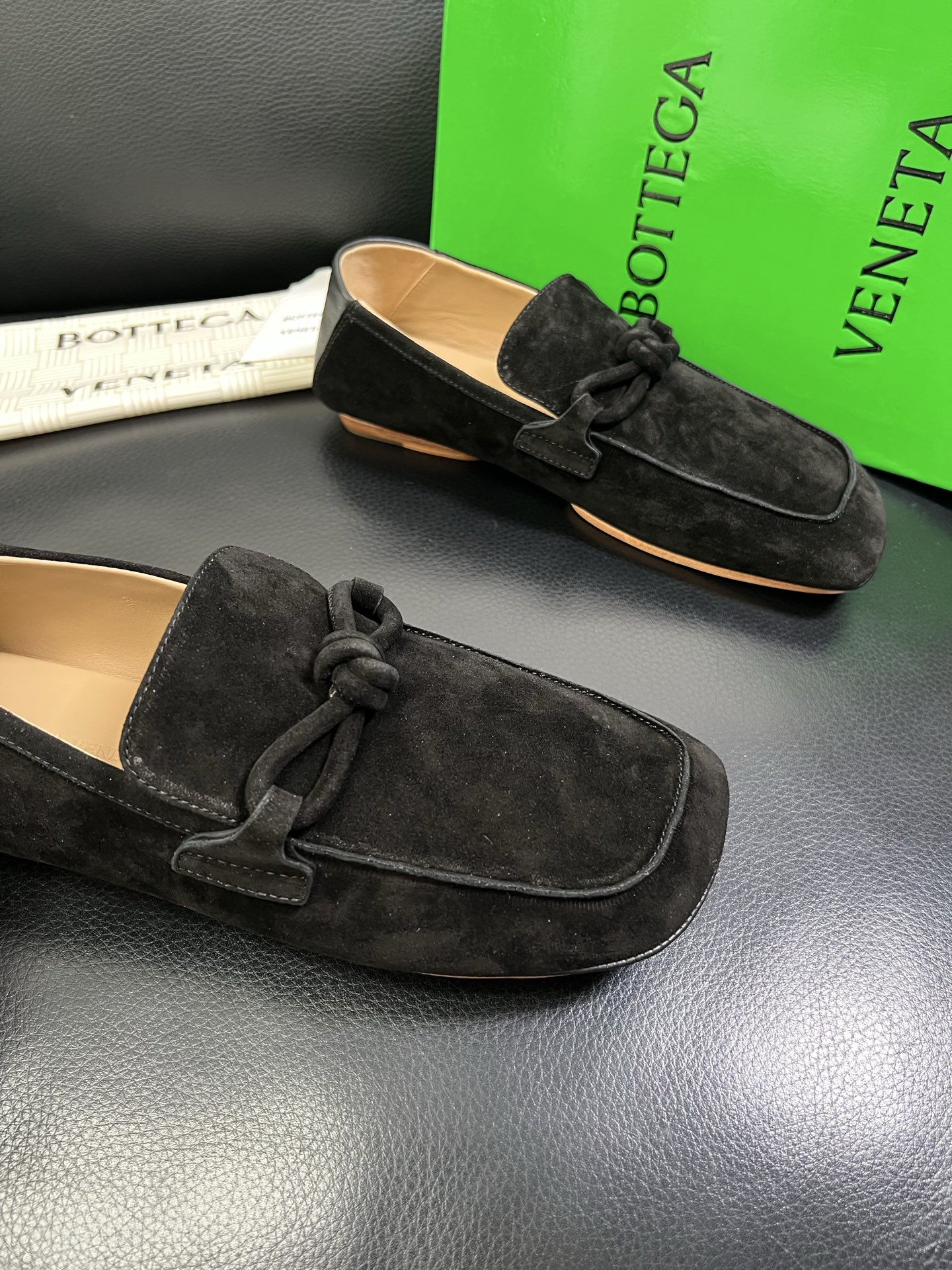  BOTTEGA  VENETA 🔍顶级代购🇮🇹 葆蝶家 专柜同步，鞋面意大利进口牛皮面料，透气牛皮内里