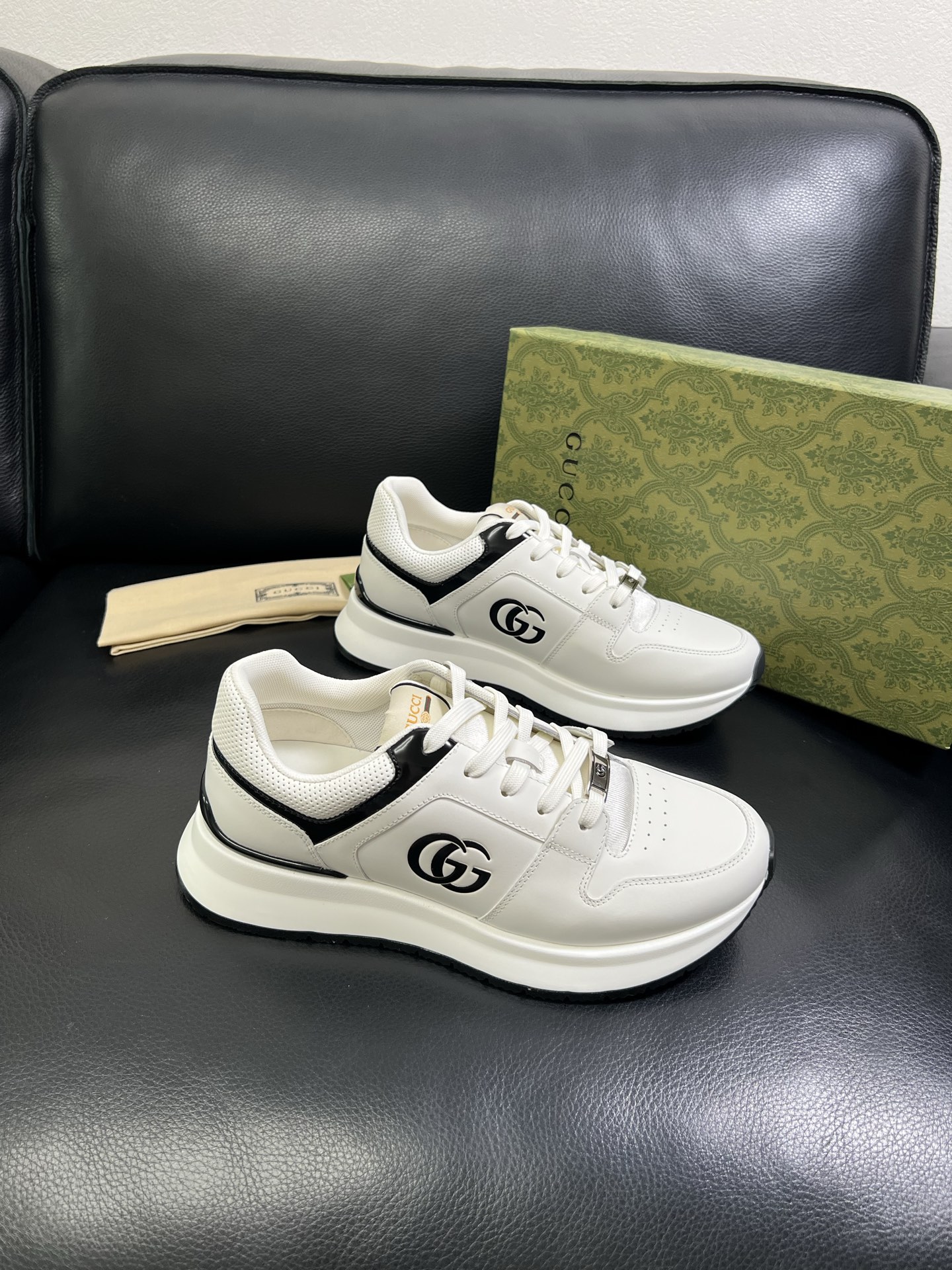 Gucci 🔍顶级代购🇮🇹 古奇专柜新款，原厂配置意大利进口牛皮搭配印花布面料，进口牛皮内里垫，透气舒适
