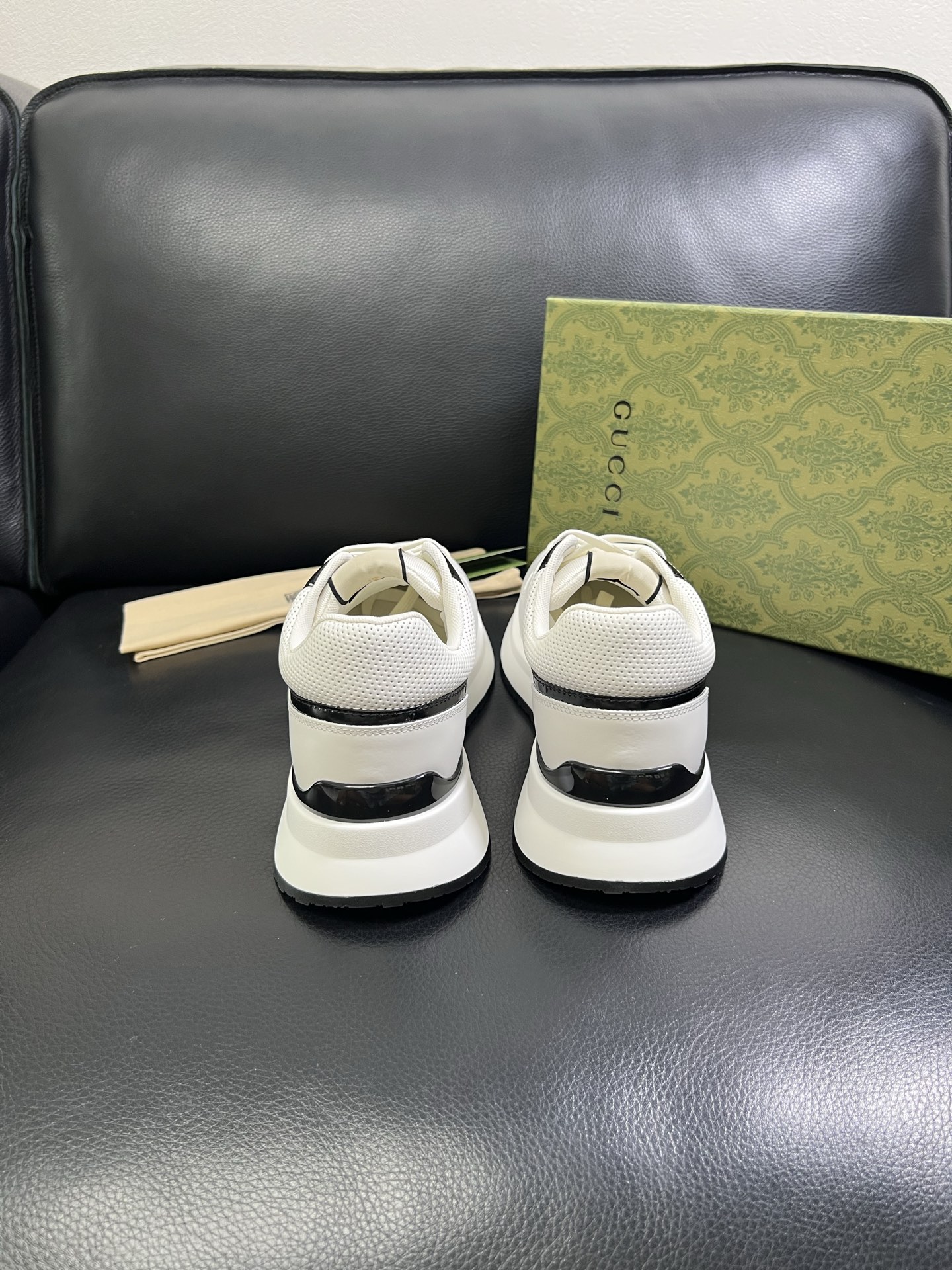 Gucci 🔍顶级代购🇮🇹 古奇专柜新款，原厂配置意大利进口牛皮搭配印花布面料，进口牛皮内里垫，透气舒适