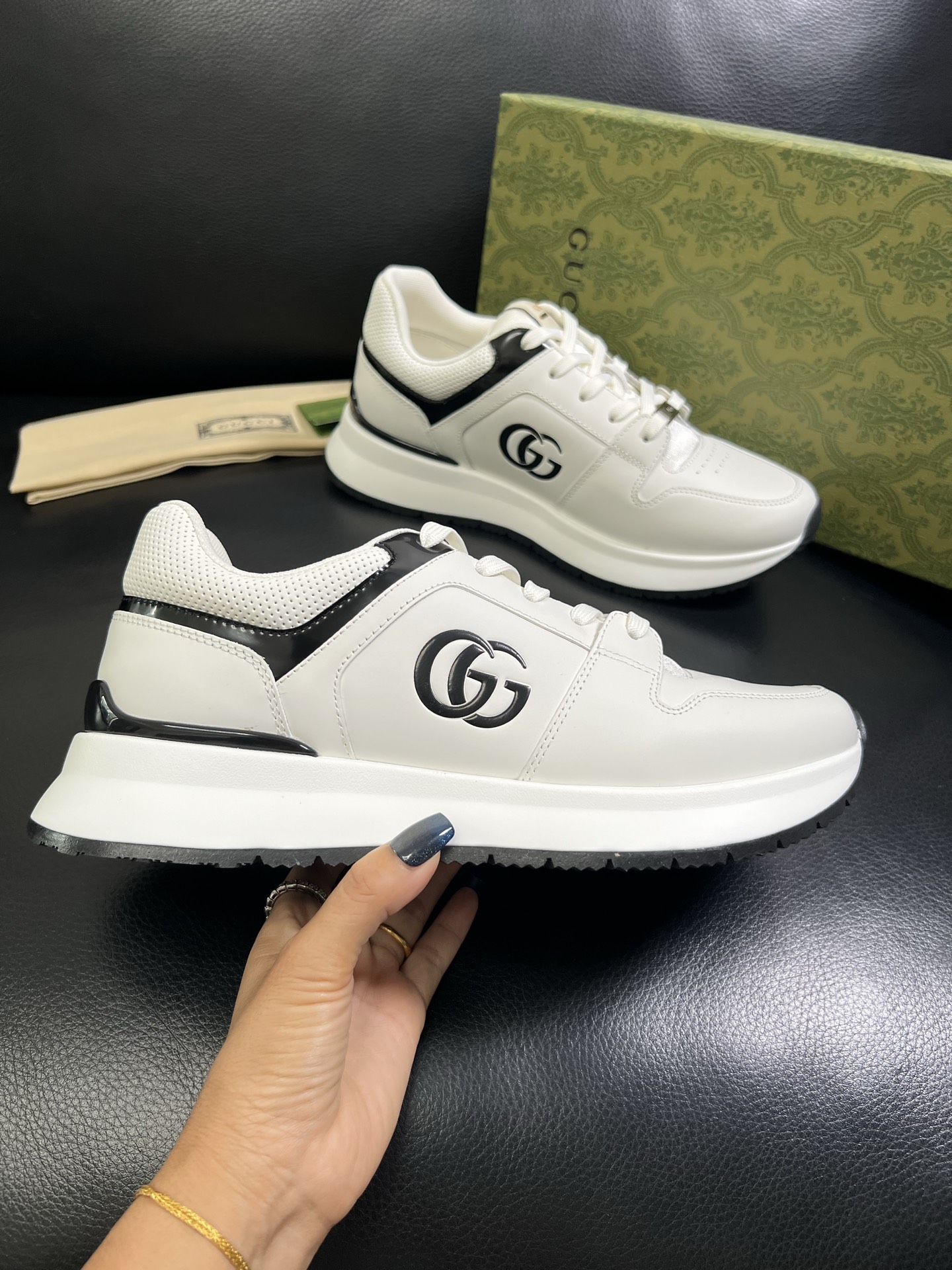 Gucci 🔍顶级代购🇮🇹 古奇专柜新款，原厂配置意大利进口牛皮搭配印花布面料，进口牛皮内里垫，透气舒适