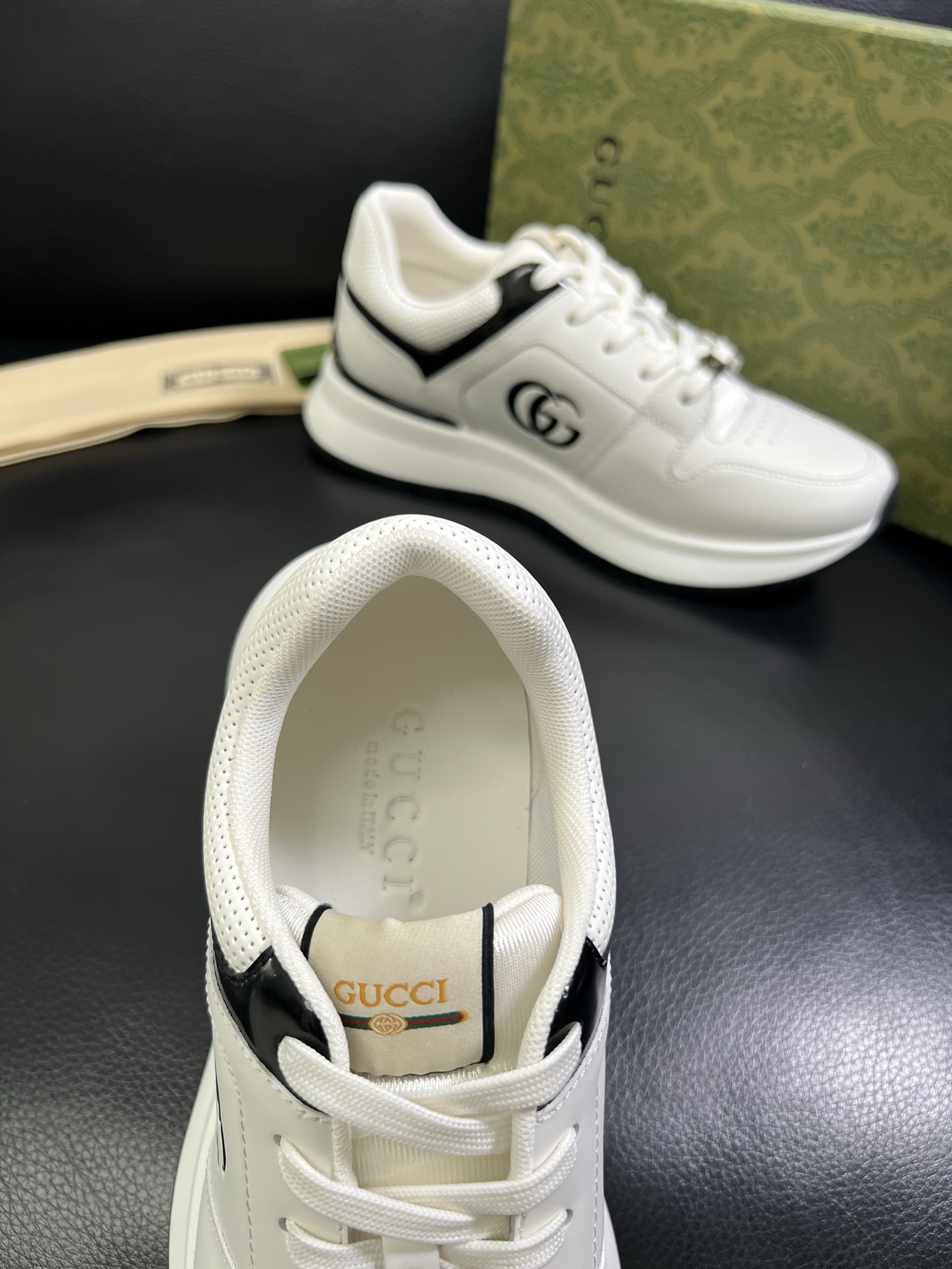 Gucci 🔍顶级代购🇮🇹 古奇专柜新款，原厂配置意大利进口牛皮搭配印花布面料，进口牛皮内里垫，透气舒适