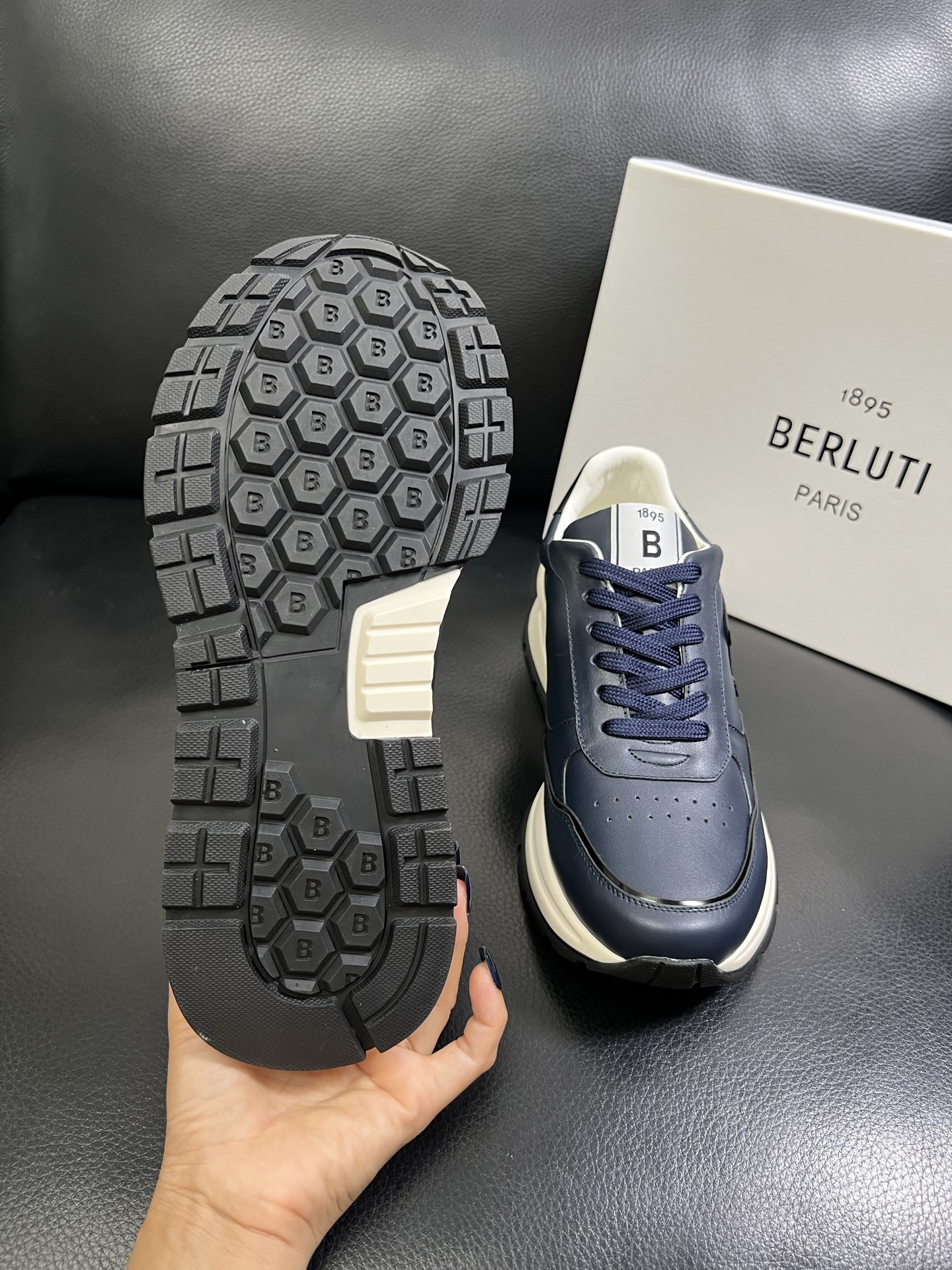 Berluti 🔍顶级代购🇮🇹 布鲁提 专柜同步发售原厂配置，意大利进口牛皮面料，全进口水染牛皮里垫，鞋
