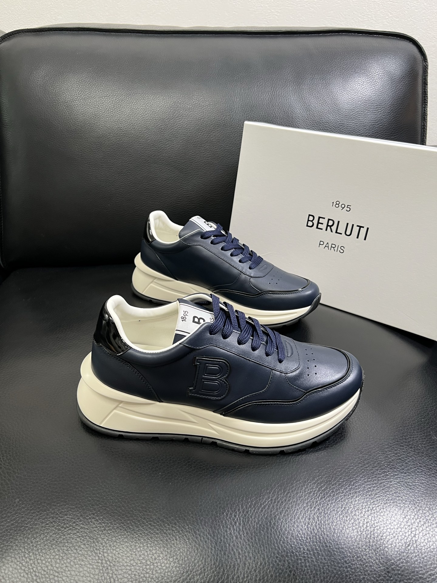 Berluti 🔍顶级代购🇮🇹 布鲁提 专柜同步发售原厂配置，意大利进口牛皮面料，全进口水染牛皮里垫，鞋