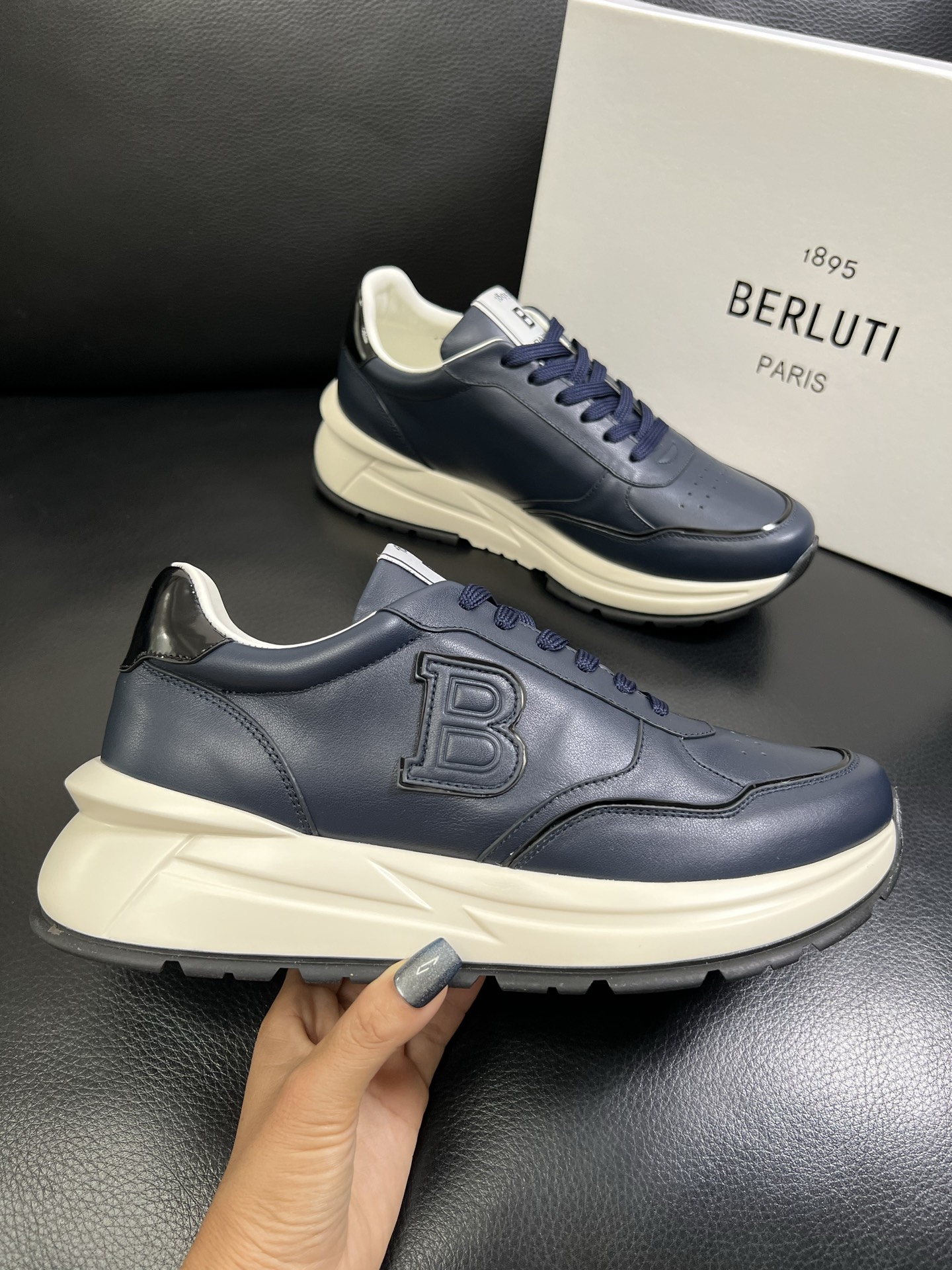 Berluti 🔍顶级代购🇮🇹 布鲁提 专柜同步发售原厂配置，意大利进口牛皮面料，全进口水染牛皮里垫，鞋