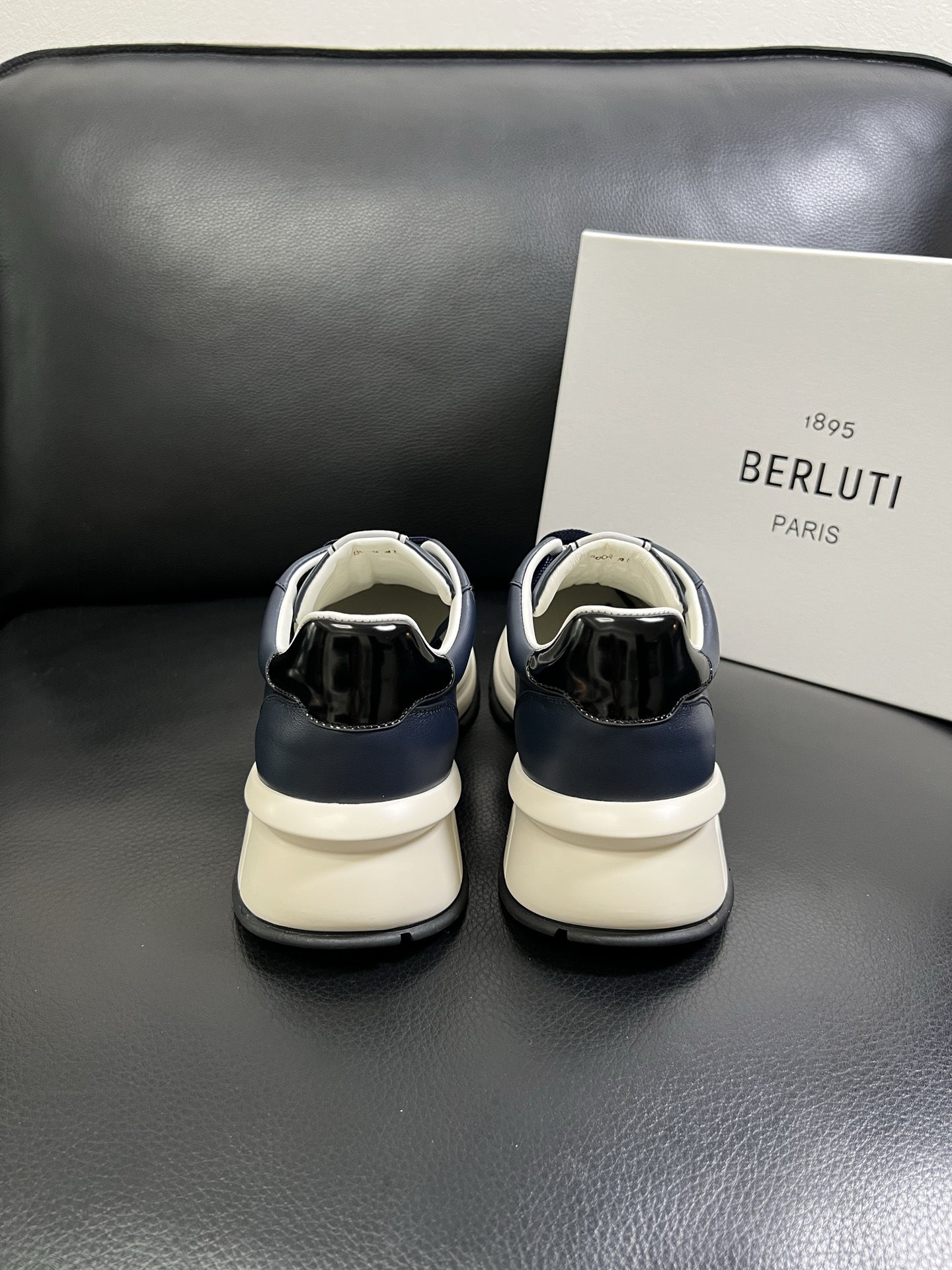 Berluti 🔍顶级代购🇮🇹 布鲁提 专柜同步发售原厂配置，意大利进口牛皮面料，全进口水染牛皮里垫，鞋