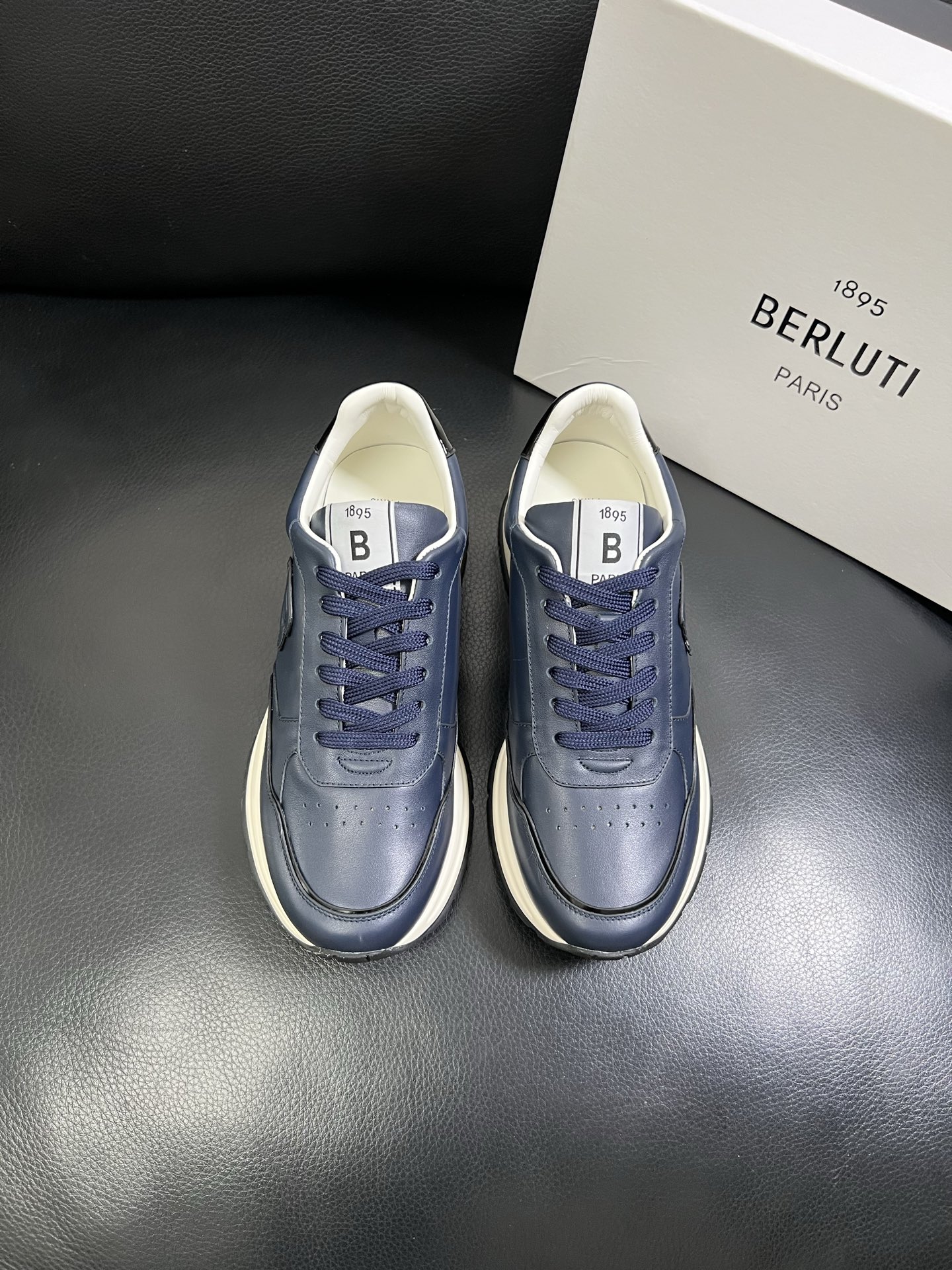 Berluti 🔍顶级代购🇮🇹 布鲁提 专柜同步发售原厂配置，意大利进口牛皮面料，全进口水染牛皮里垫，鞋