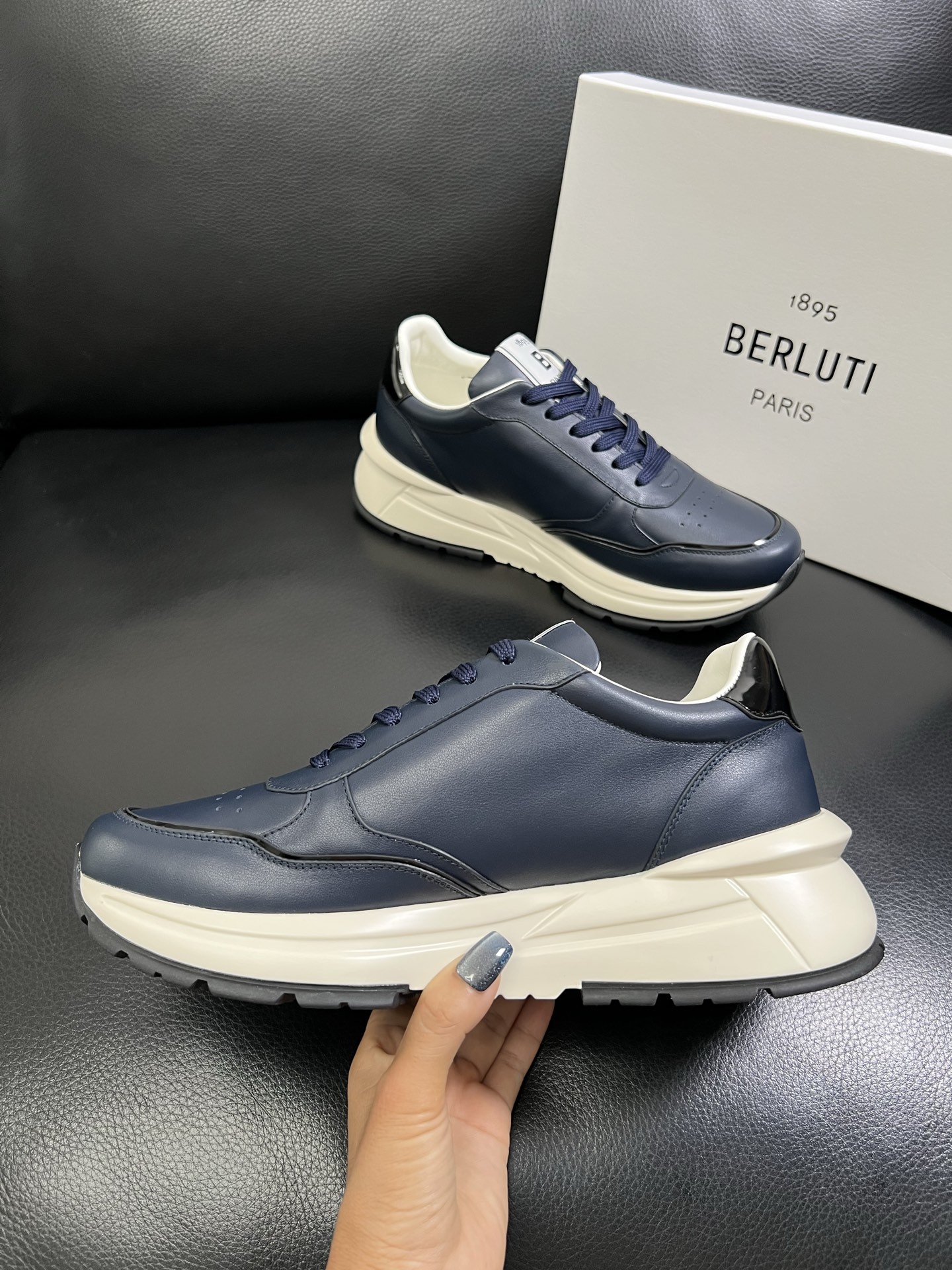 Berluti 🔍顶级代购🇮🇹 布鲁提 专柜同步发售原厂配置，意大利进口牛皮面料，全进口水染牛皮里垫，鞋