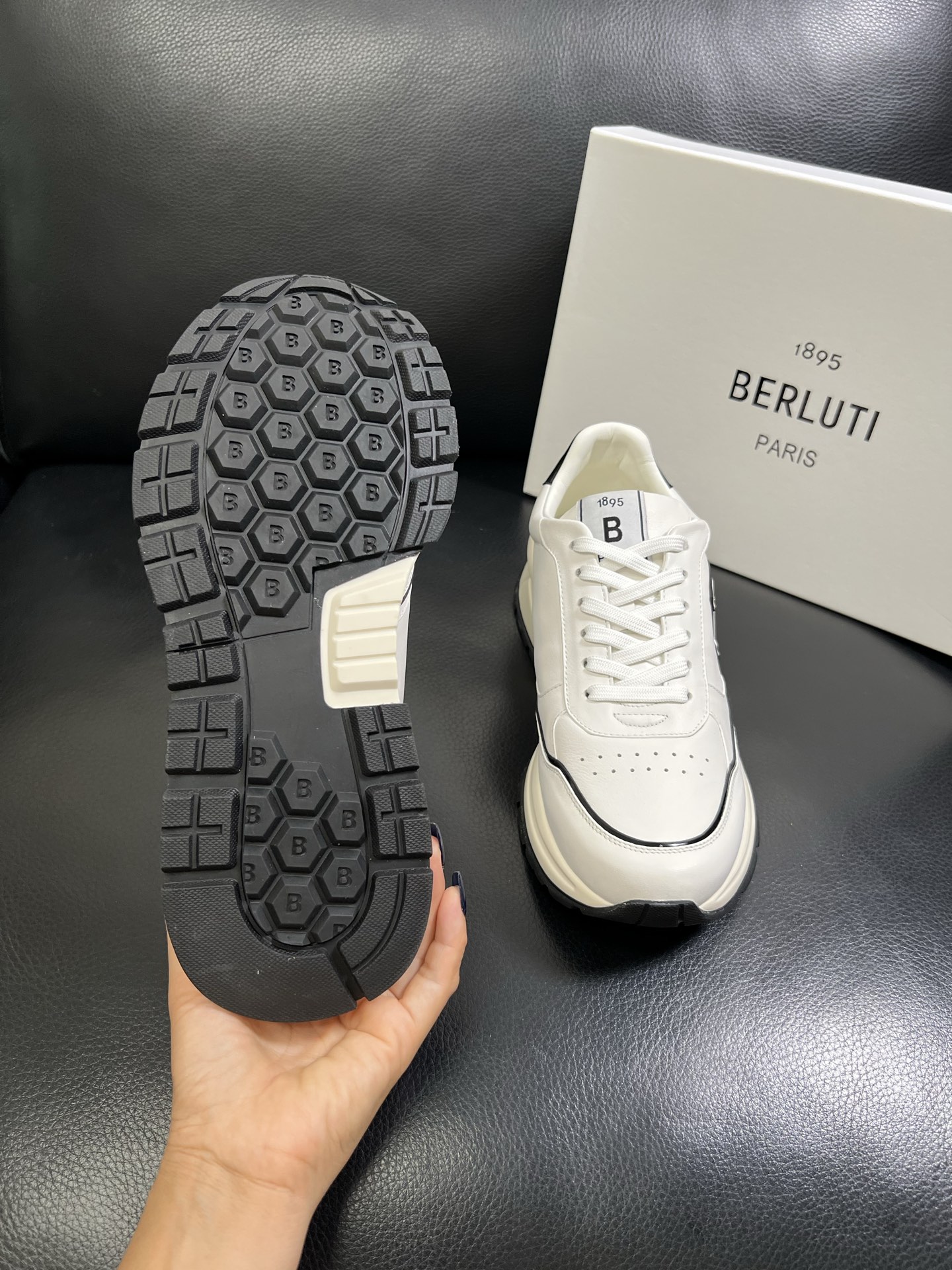 Berluti 🔍顶级代购🇮🇹 布鲁提 专柜同步发售原厂配置，意大利进口牛皮面料，全进口水染牛皮里垫，鞋