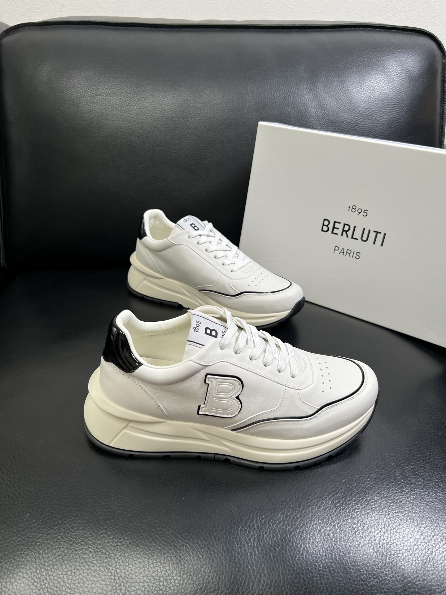 Berluti 🔍顶级代购🇮🇹 布鲁提 专柜同步发售原厂配置，意大利进口牛皮面料，全进口水染牛皮里垫，鞋