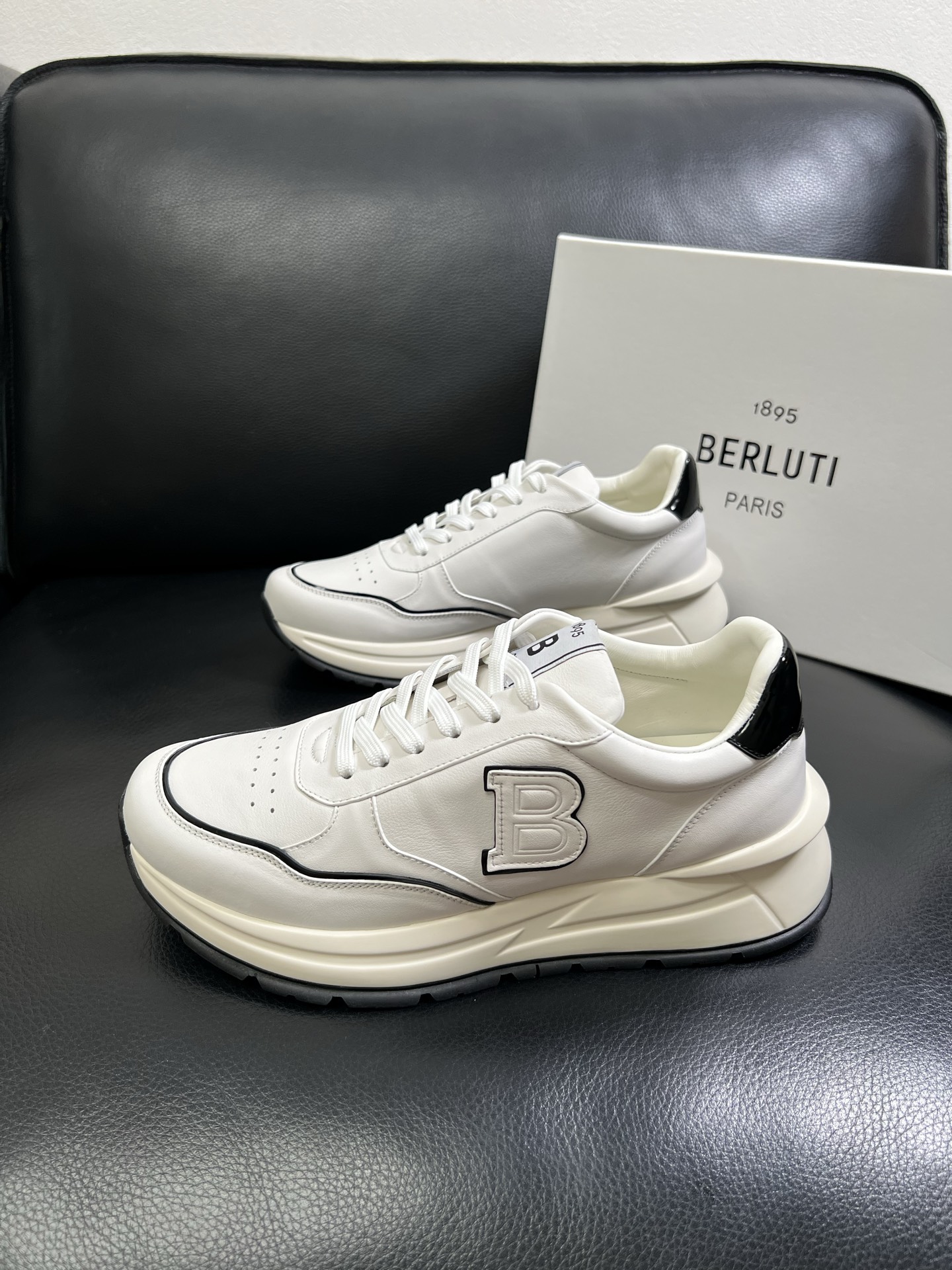 Berluti 🔍顶级代购🇮🇹 布鲁提 专柜同步发售原厂配置，意大利进口牛皮面料，全进口水染牛皮里垫，鞋
