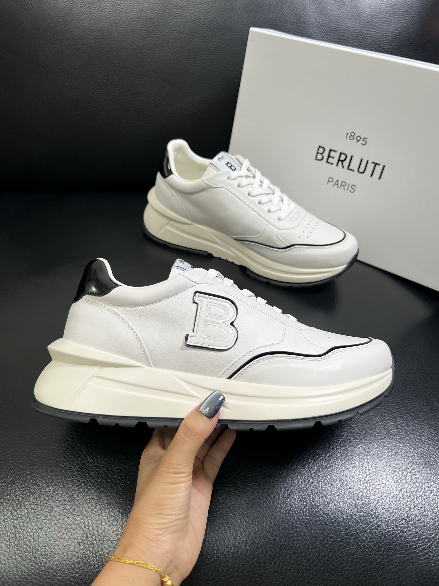 Berluti 🔍顶级代购🇮🇹 布鲁提 专柜同步发售原厂配置，意大利进口牛皮面料，全进口水染牛皮里垫，鞋