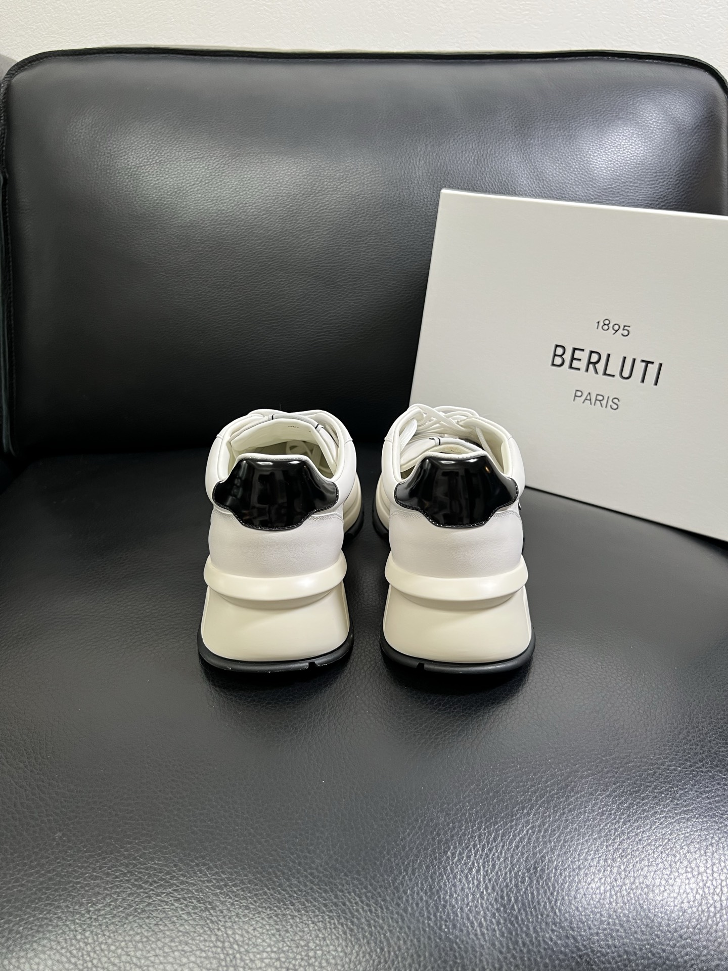 Berluti 🔍顶级代购🇮🇹 布鲁提 专柜同步发售原厂配置，意大利进口牛皮面料，全进口水染牛皮里垫，鞋