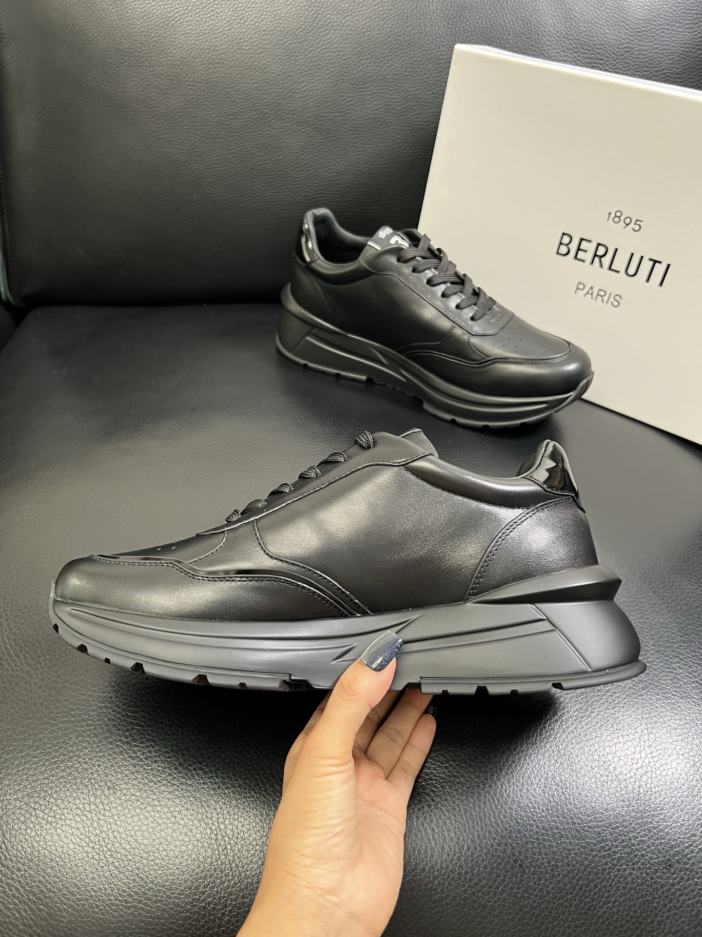 Berluti 🔍顶级代购🇮🇹 布鲁提 专柜同步发售原厂配置，意大利进口牛皮面料，全进口水染牛皮里垫，鞋