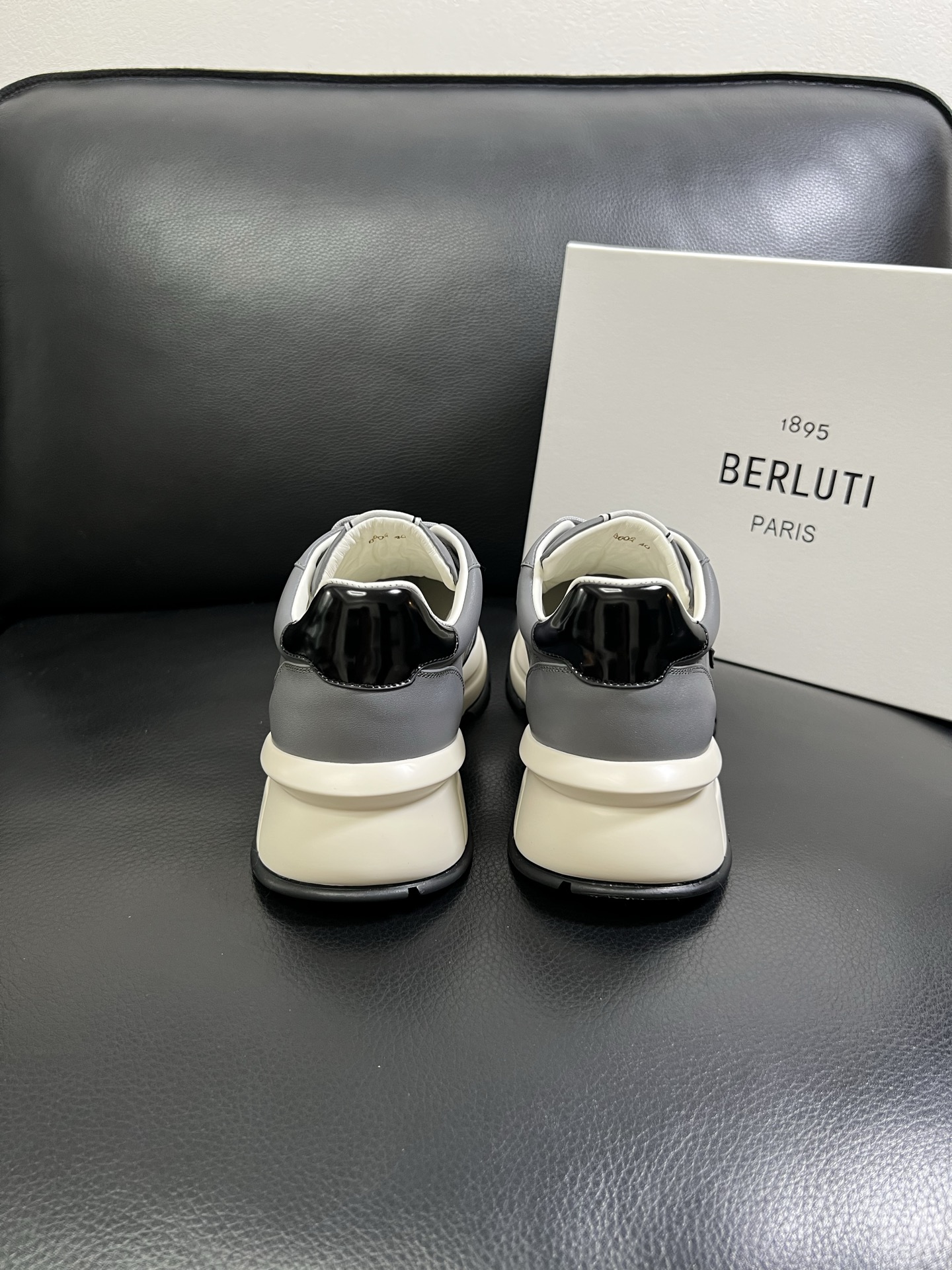 Berluti 🔍顶级代购🇮🇹 布鲁提 专柜同步发售原厂配置，意大利进口牛皮面料，全进口水染牛皮里垫，鞋