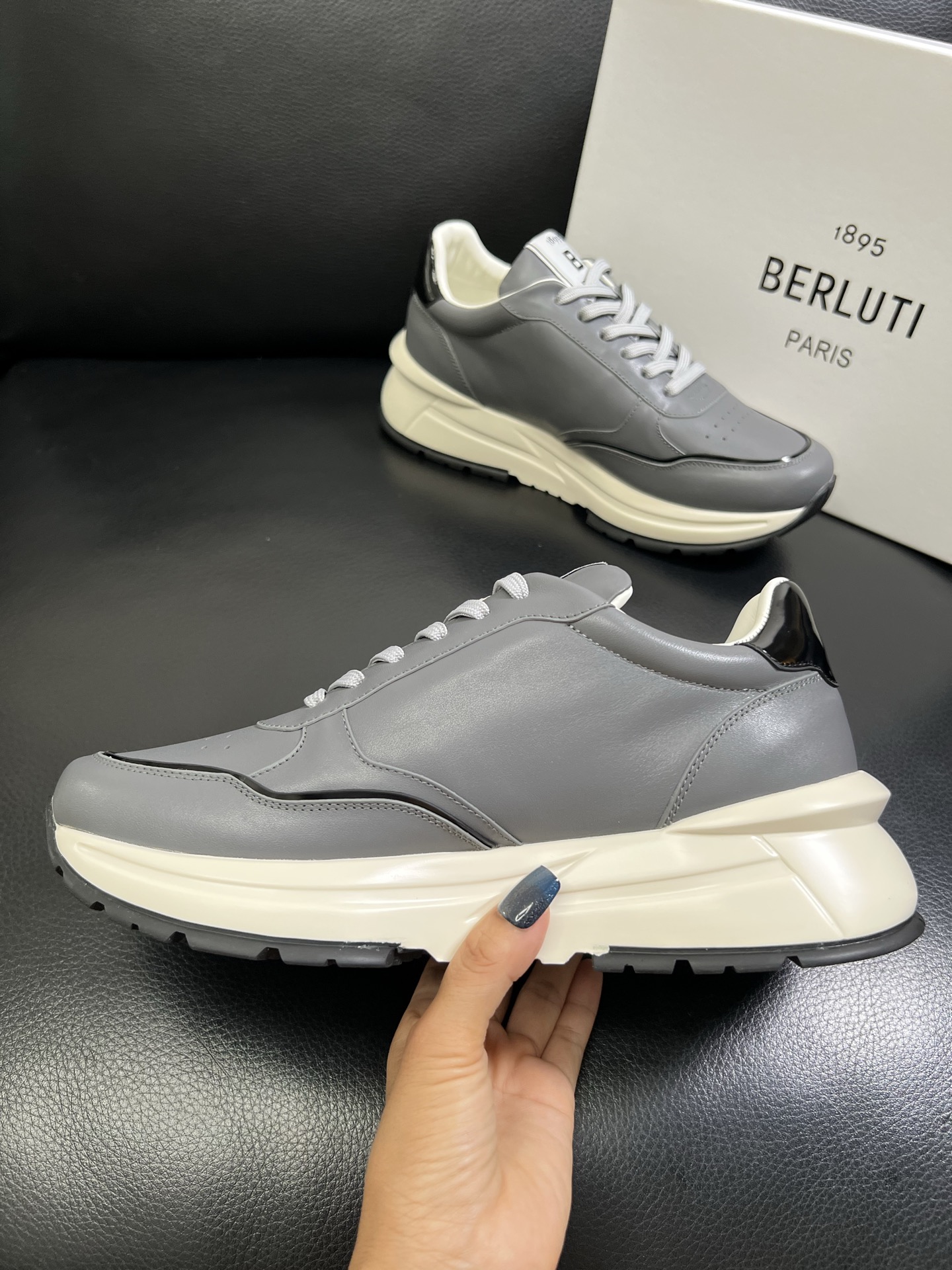 Berluti 🔍顶级代购🇮🇹 布鲁提 专柜同步发售原厂配置，意大利进口牛皮面料，全进口水染牛皮里垫，鞋