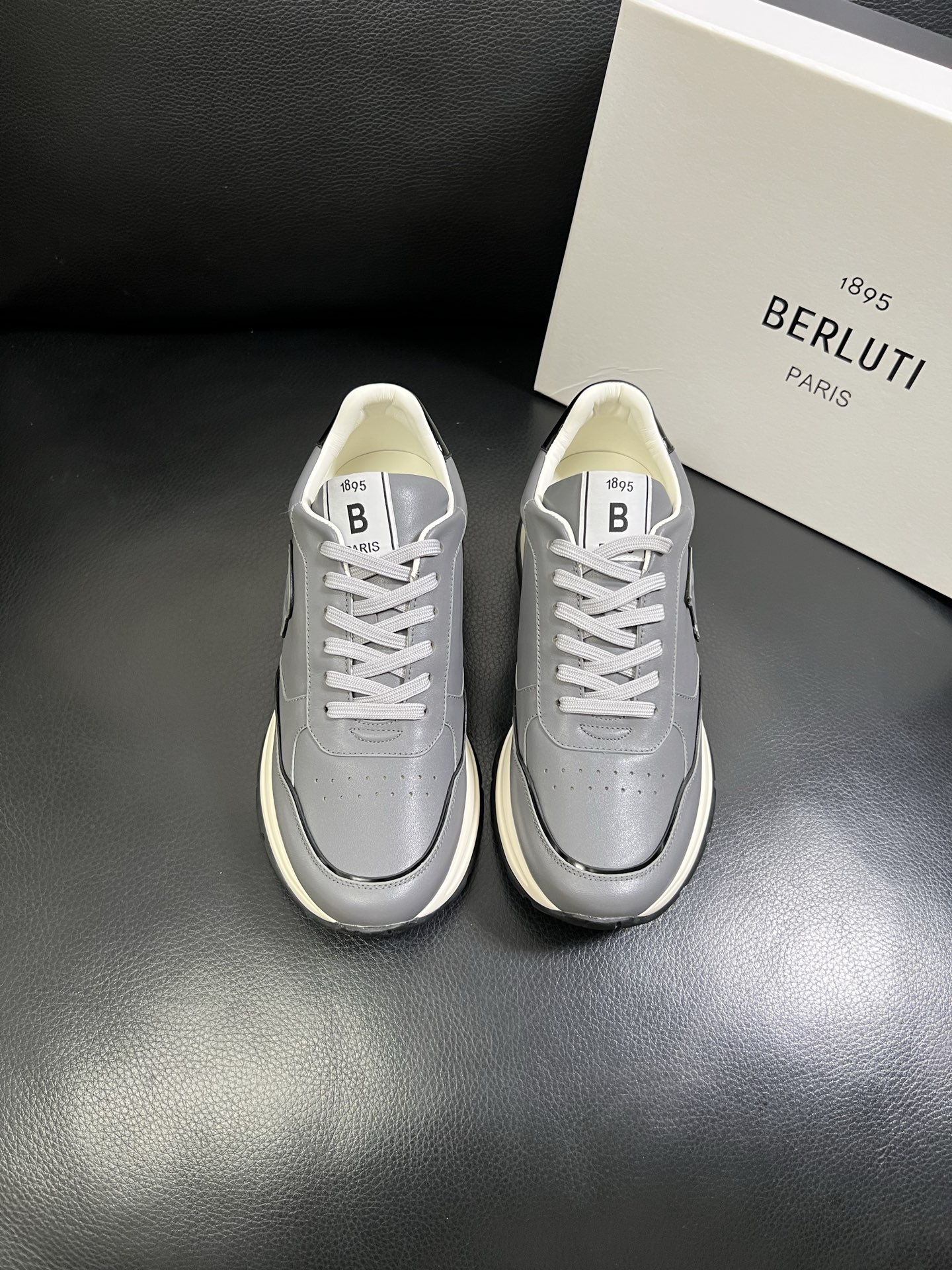 Berluti 🔍顶级代购🇮🇹 布鲁提 专柜同步发售原厂配置，意大利进口牛皮面料，全进口水染牛皮里垫，鞋