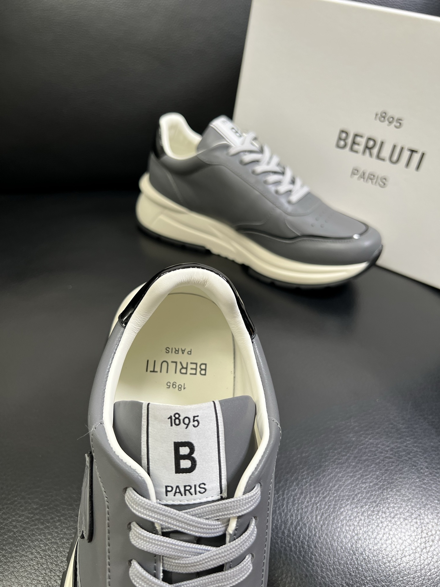 Berluti 🔍顶级代购🇮🇹 布鲁提 专柜同步发售原厂配置，意大利进口牛皮面料，全进口水染牛皮里垫，鞋