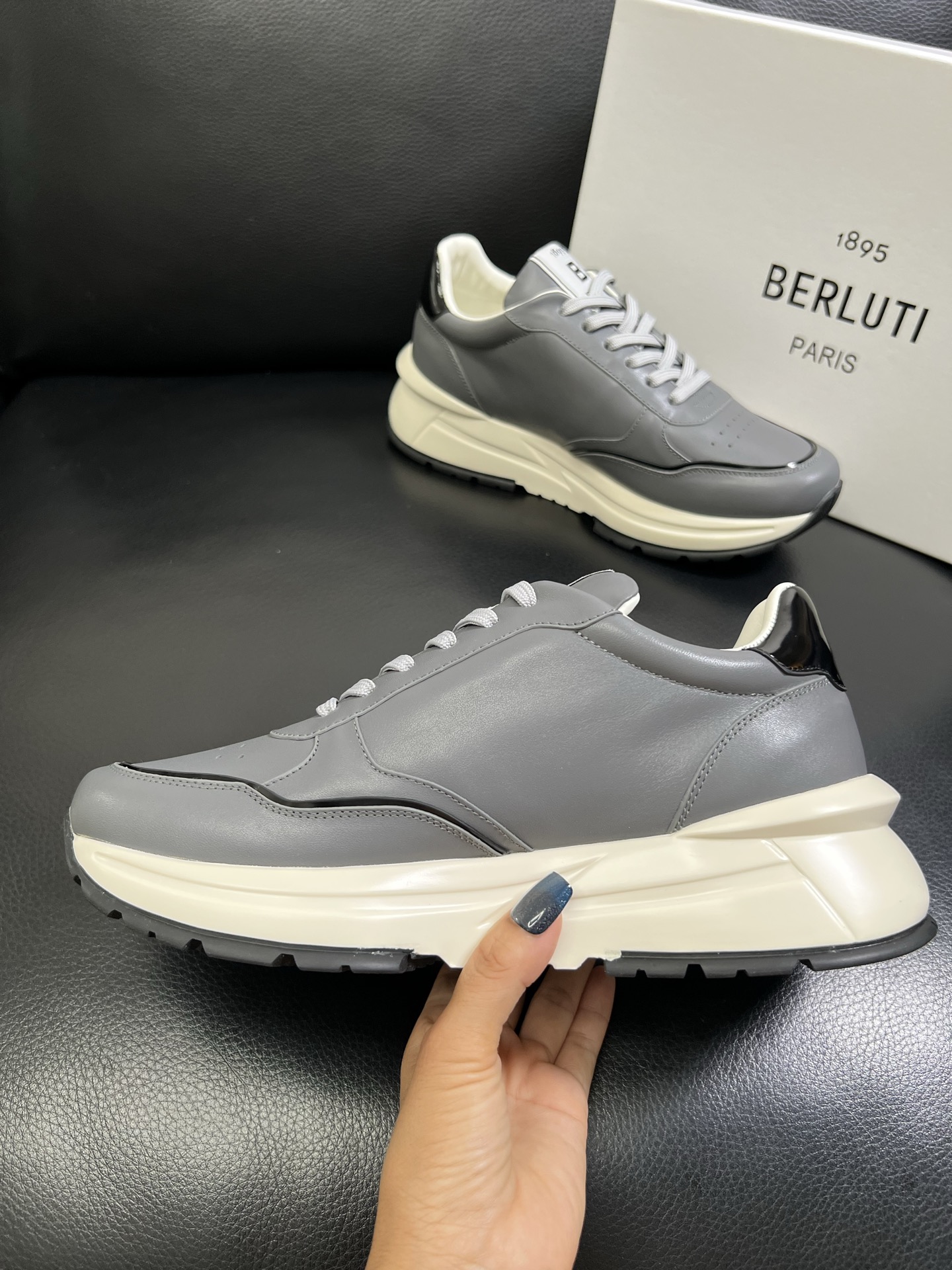 Berluti 🔍顶级代购🇮🇹 布鲁提 专柜同步发售原厂配置，意大利进口牛皮面料，全进口水染牛皮里垫，鞋