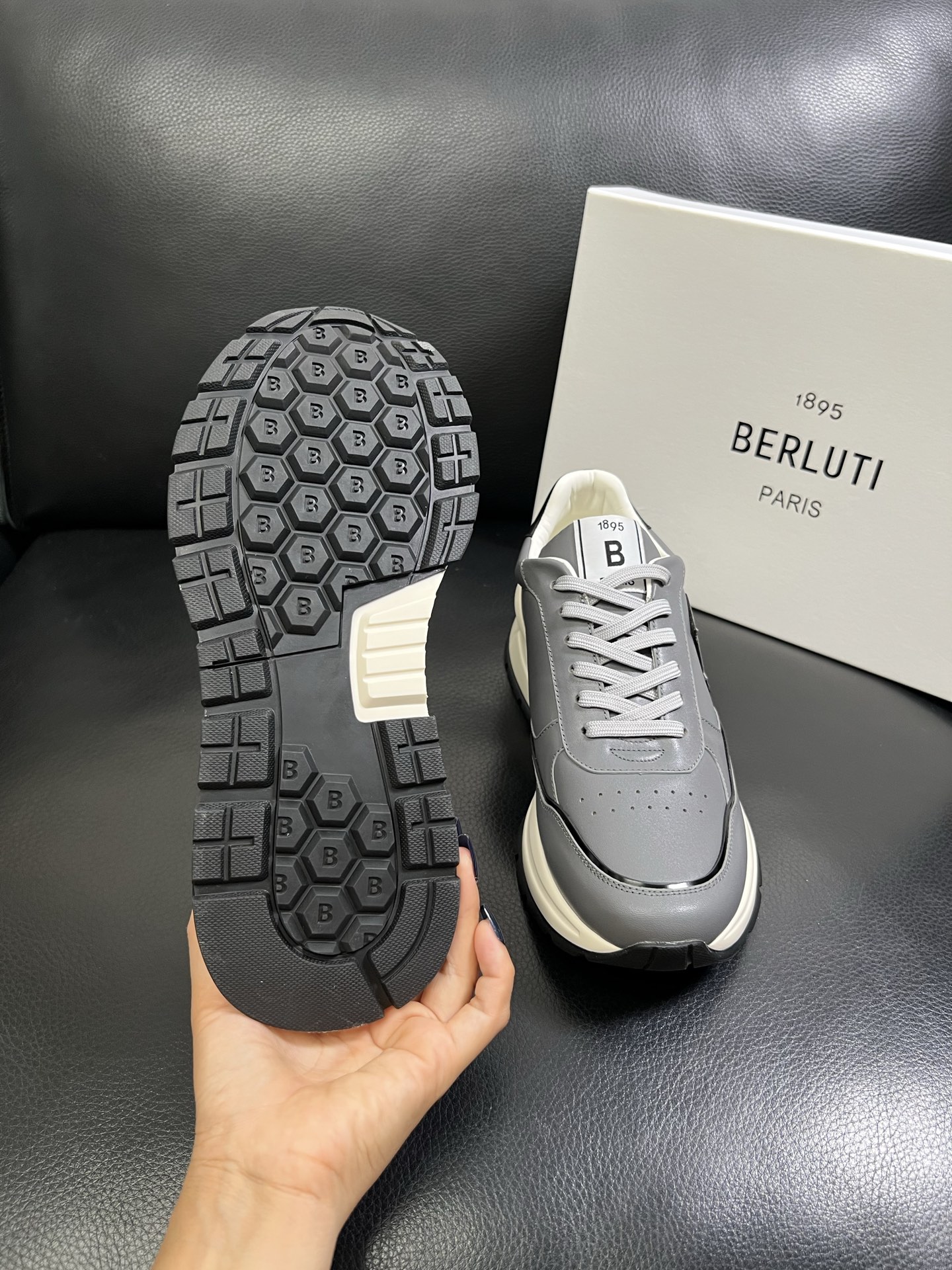 Berluti 🔍顶级代购🇮🇹 布鲁提 专柜同步发售原厂配置，意大利进口牛皮面料，全进口水染牛皮里垫，鞋