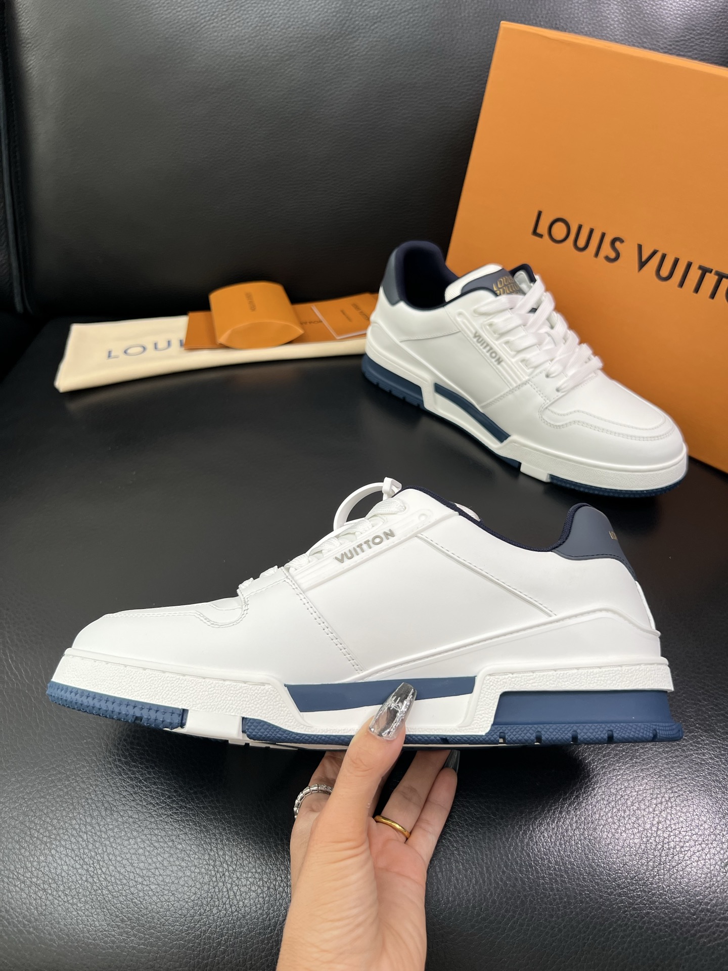 Lv 🔍顶级代购🇮🇹 路易威登，运动板鞋专柜同步，鞋面意大利进口，高品质拼接缤纷色彩复杂工艺品，进口网布