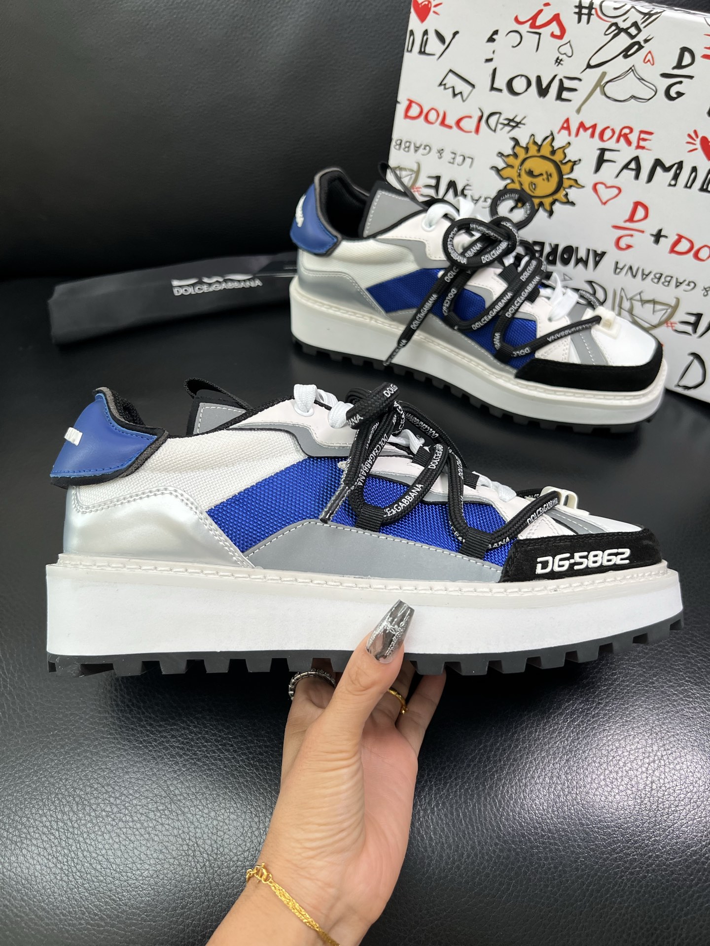 Dolce & Gabbana 🔍顶级代购🇮🇹 杜嘉班纳 爆款专柜新品同步，鞋面意大利进口牛皮搭配布面料