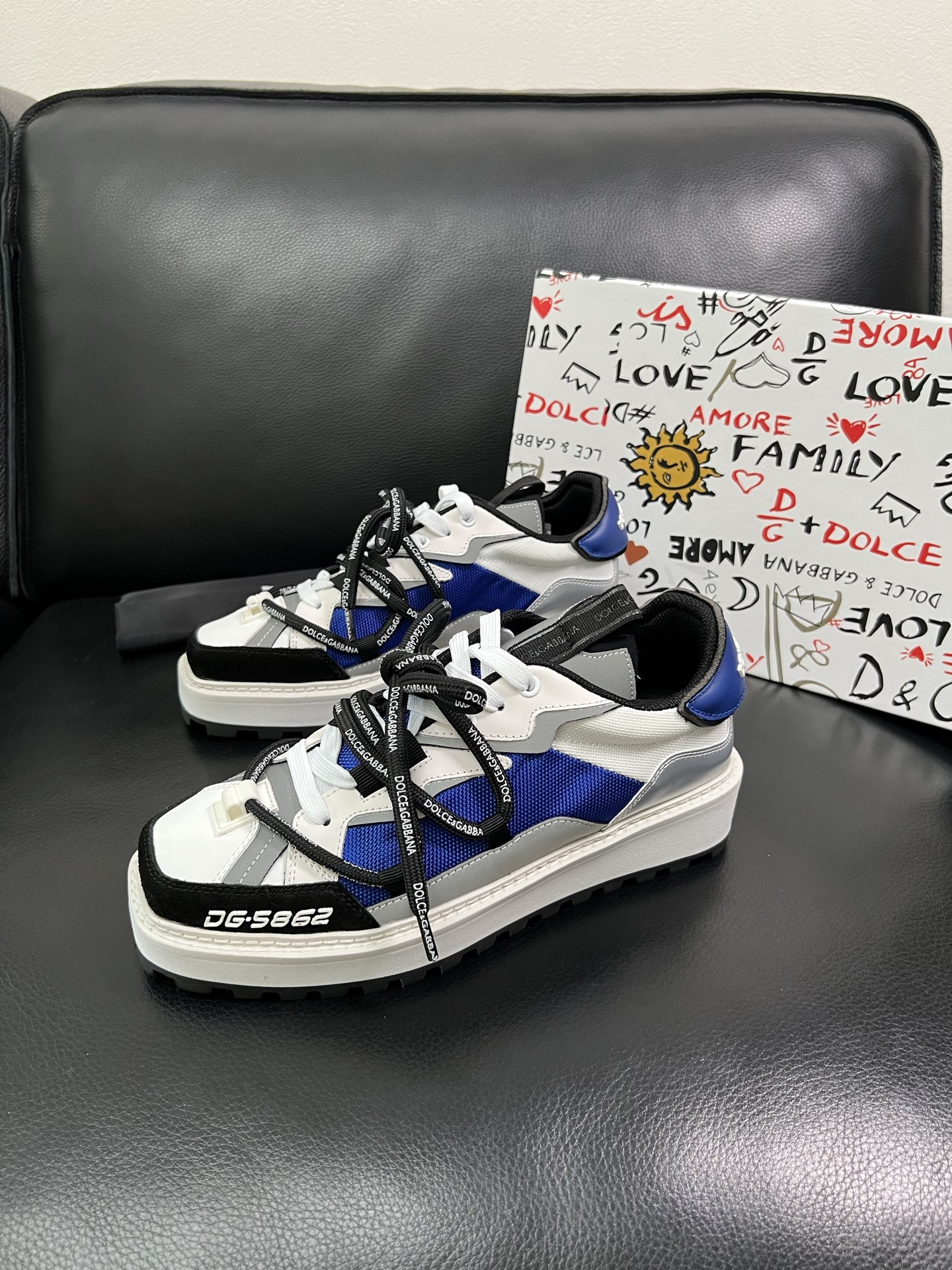 Dolce & Gabbana 🔍顶级代购🇮🇹 杜嘉班纳 爆款专柜新品同步，鞋面意大利进口牛皮搭配布面料