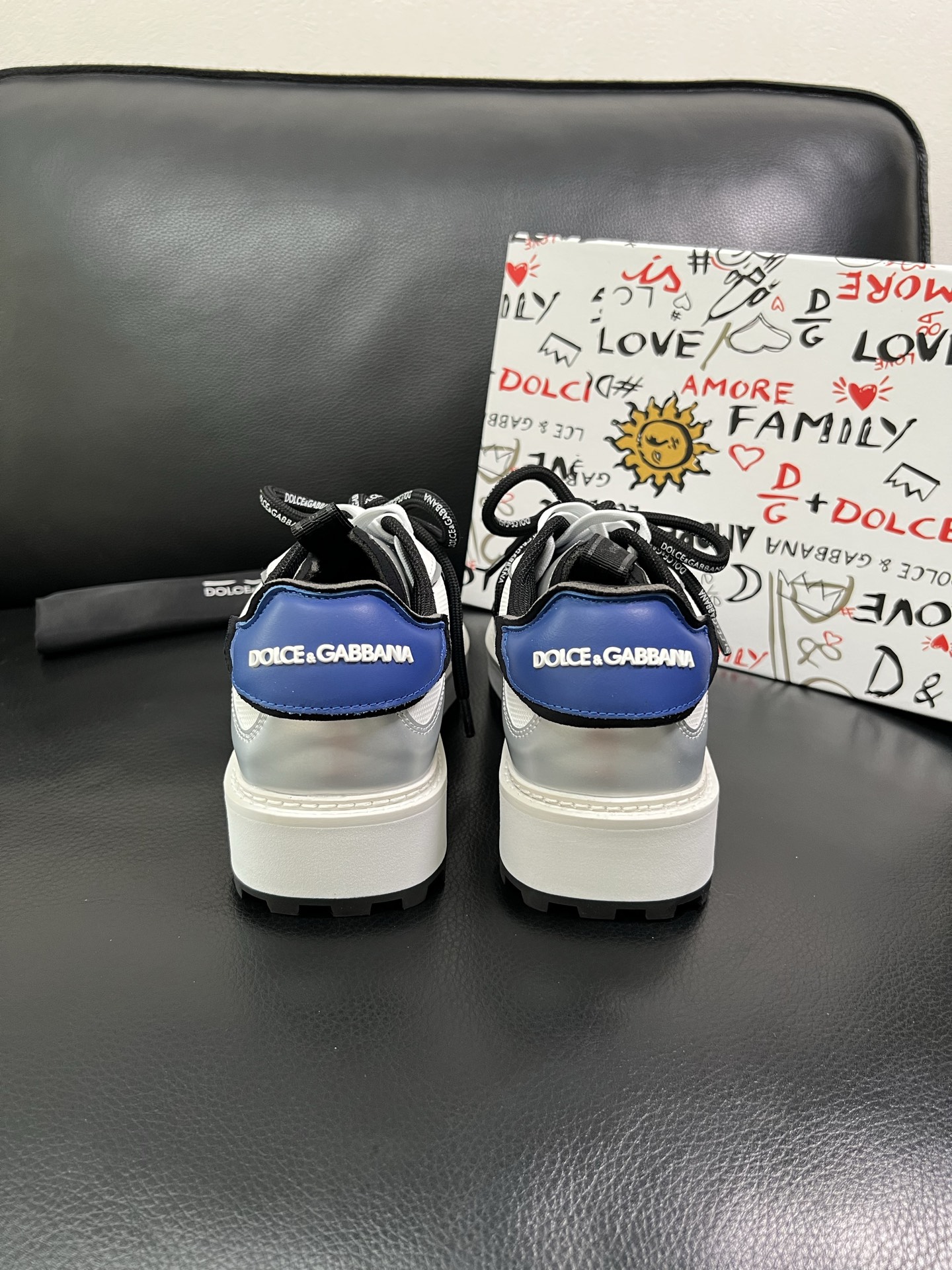 Dolce & Gabbana 🔍顶级代购🇮🇹 杜嘉班纳 爆款专柜新品同步，鞋面意大利进口牛皮搭配布面料