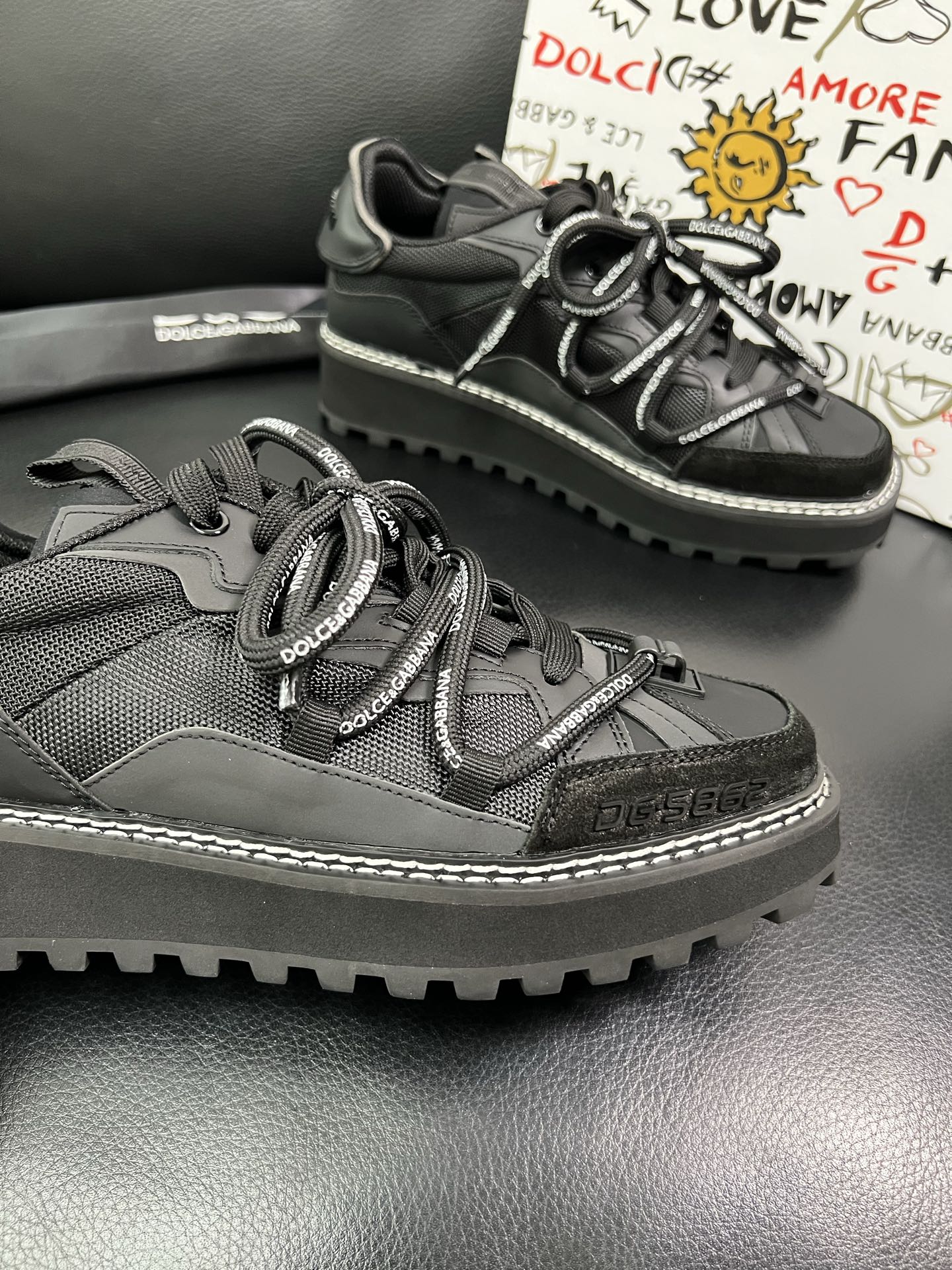 Dolce & Gabbana 🔍顶级代购🇮🇹 杜嘉班纳 爆款专柜新品同步，鞋面意大利进口牛皮搭配布面料