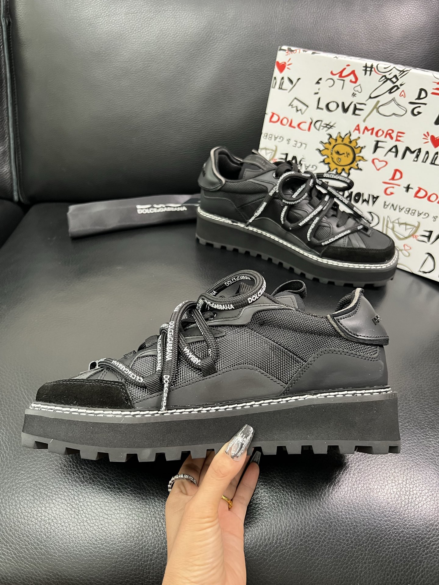 Dolce & Gabbana 🔍顶级代购🇮🇹 杜嘉班纳 爆款专柜新品同步，鞋面意大利进口牛皮搭配布面料