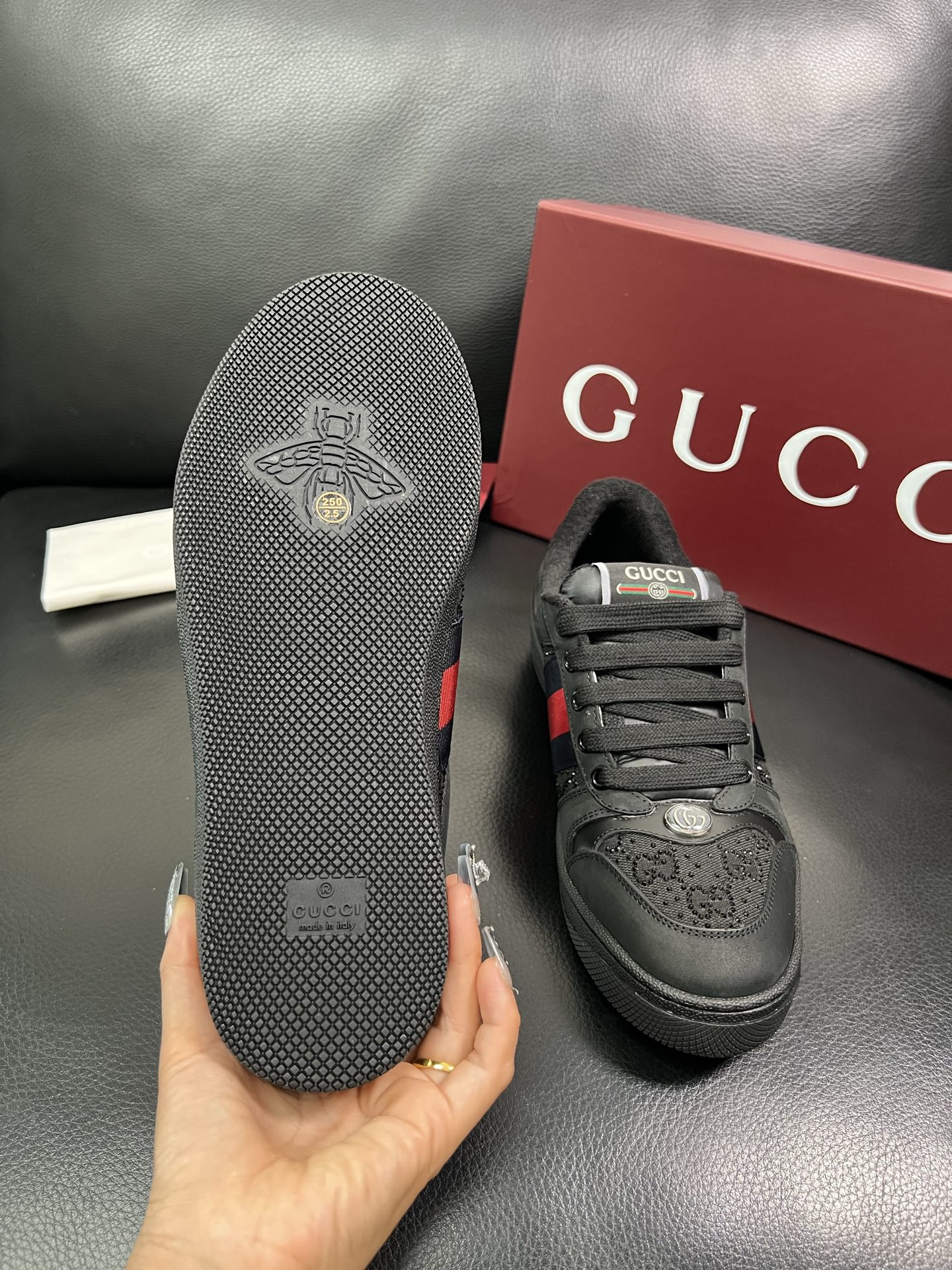 Gucci 🔍顶级代购🇮🇹 古奇 专柜新款，原厂配置意大利进口牛皮搭配印花布面料，进口牛皮内里垫，透气舒